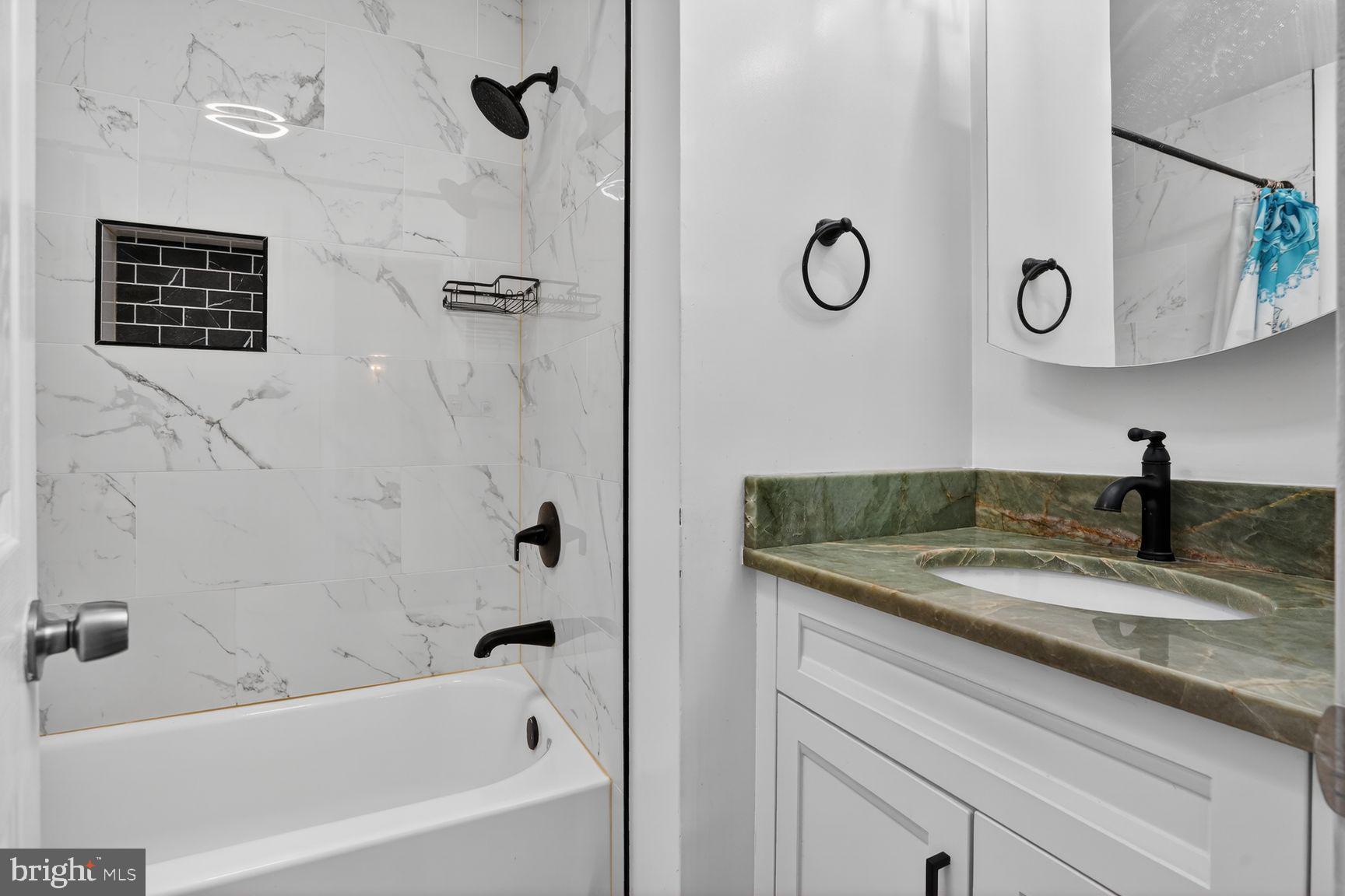 LEE LANDING PARK - Residential