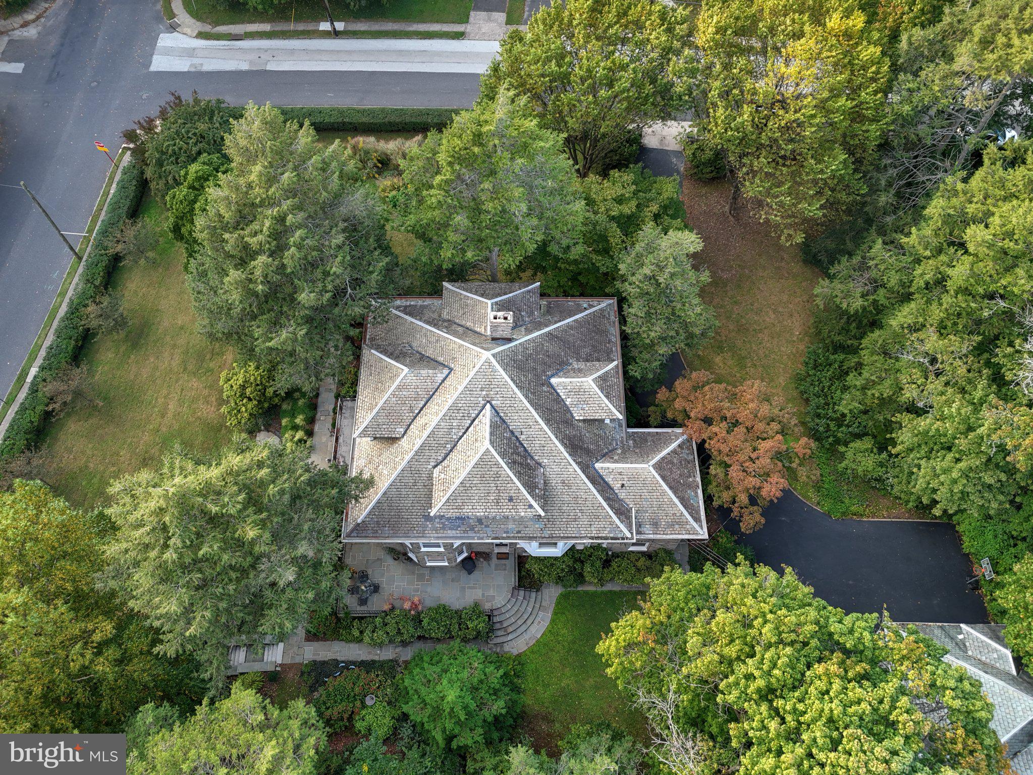 1011 VALLEY ROAD