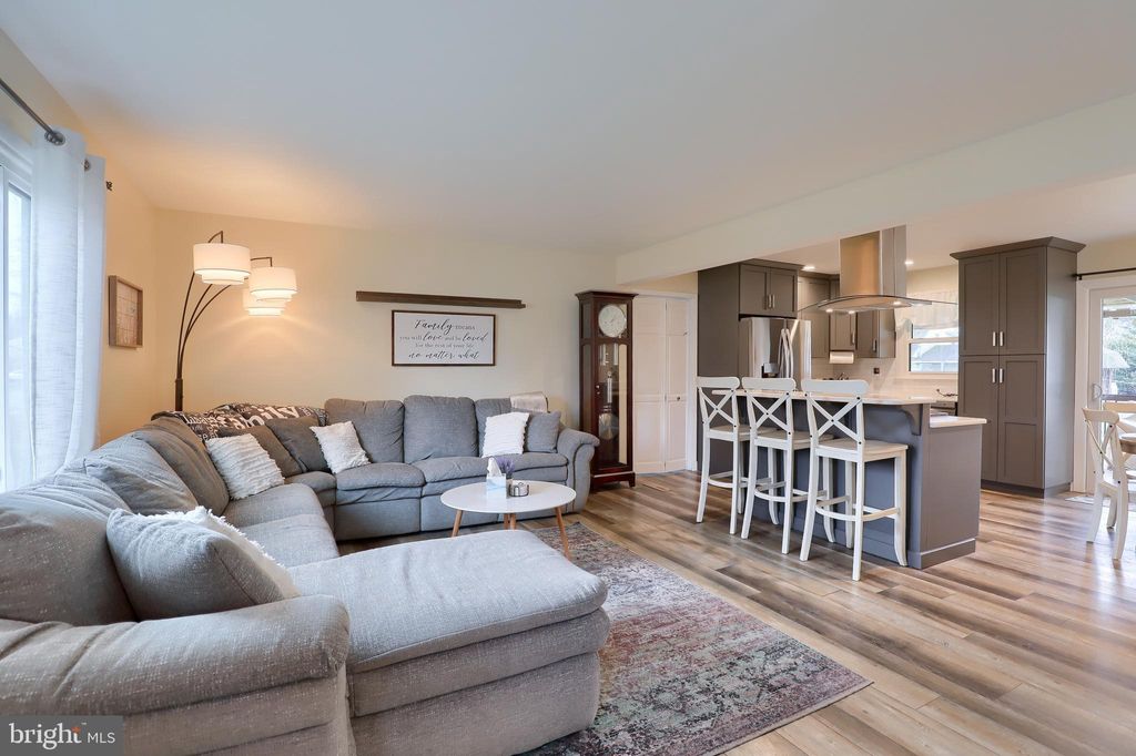 Photo of 232 CARDINAL RD, LITITZ, PA 17543 (MLS # PALA2033134)