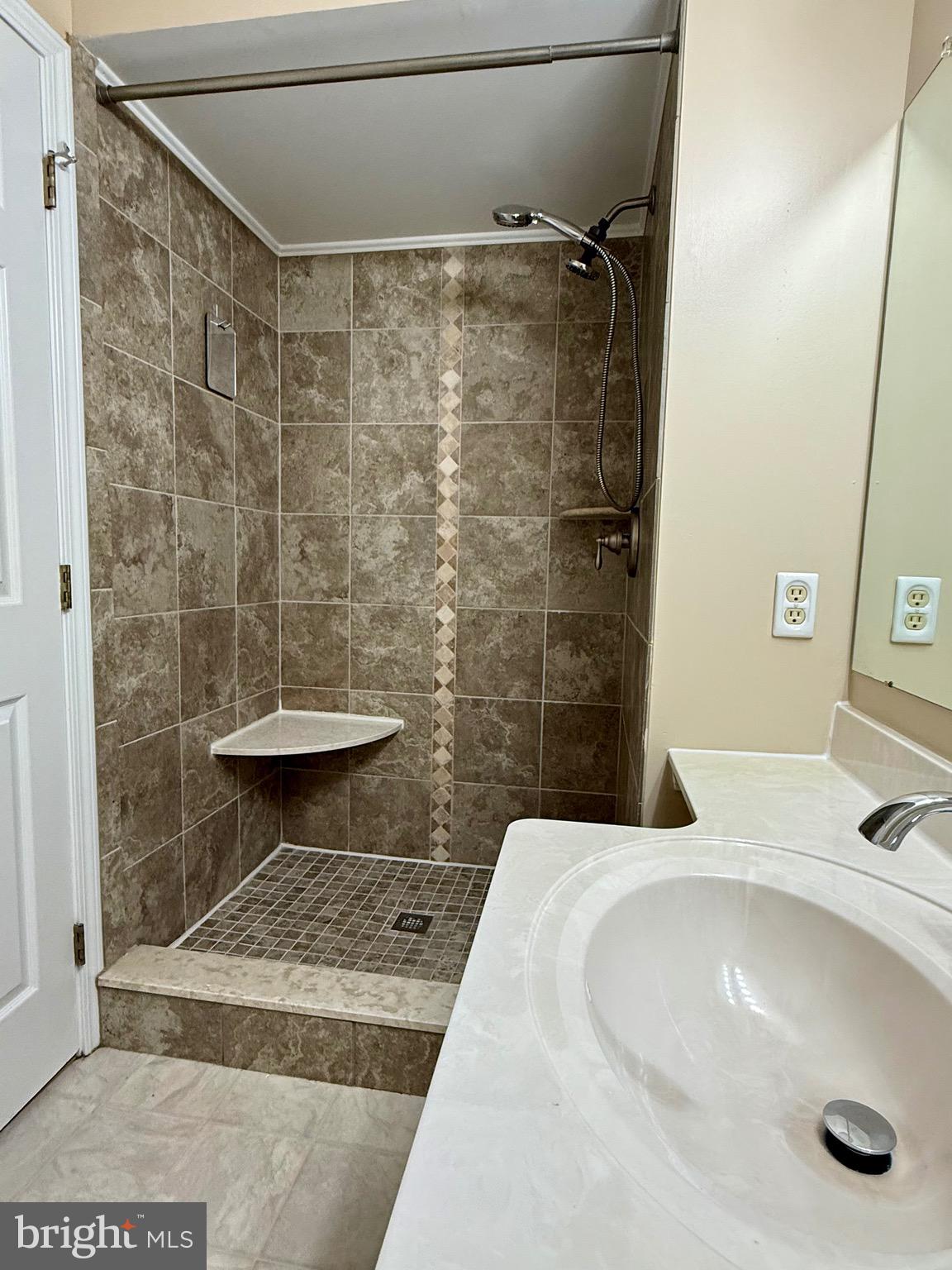 TURNBERRY - Residential Lease