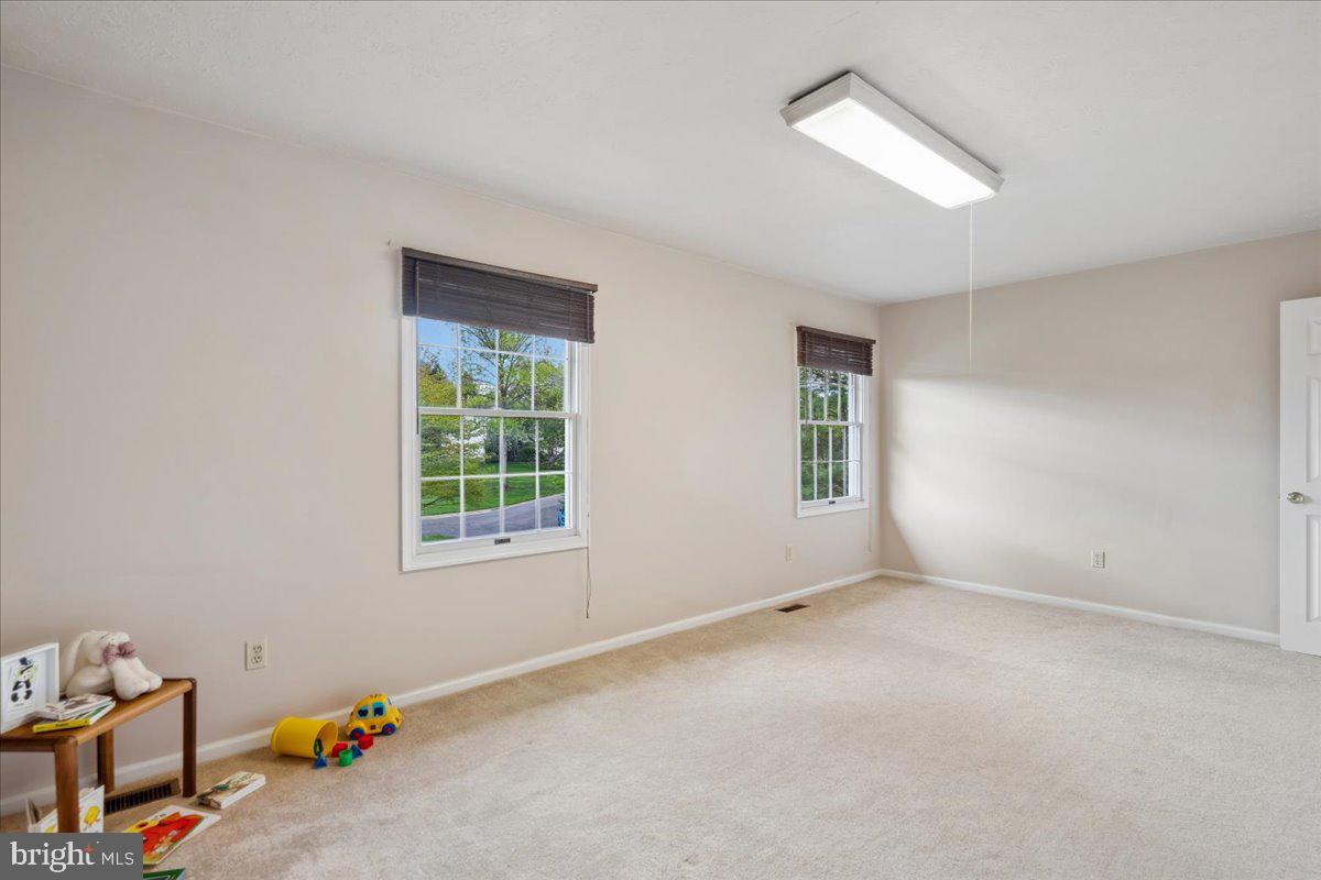 MEADOWBROOK - Residential