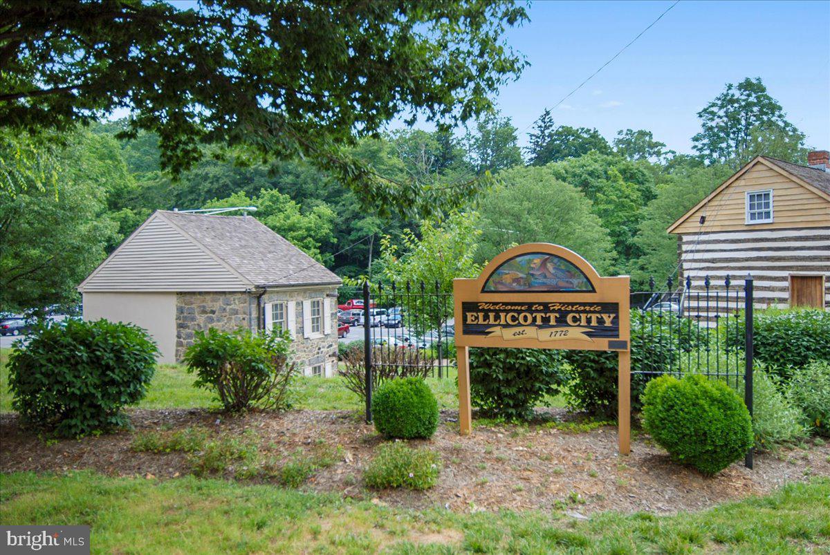 MEADOWBROOK - Residential