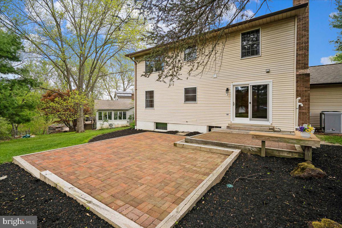 MEADOWBROOK - Residential