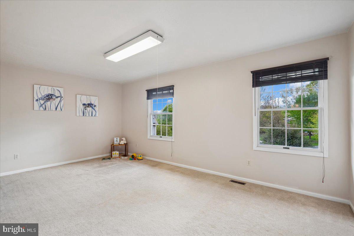 MEADOWBROOK - Residential