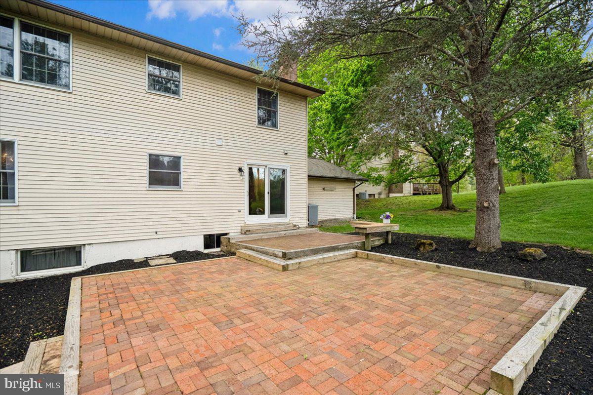 MEADOWBROOK - Residential