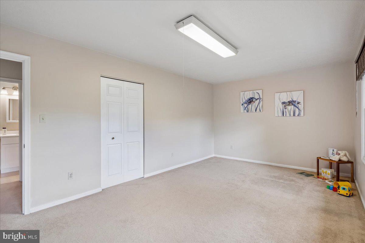 MEADOWBROOK - Residential