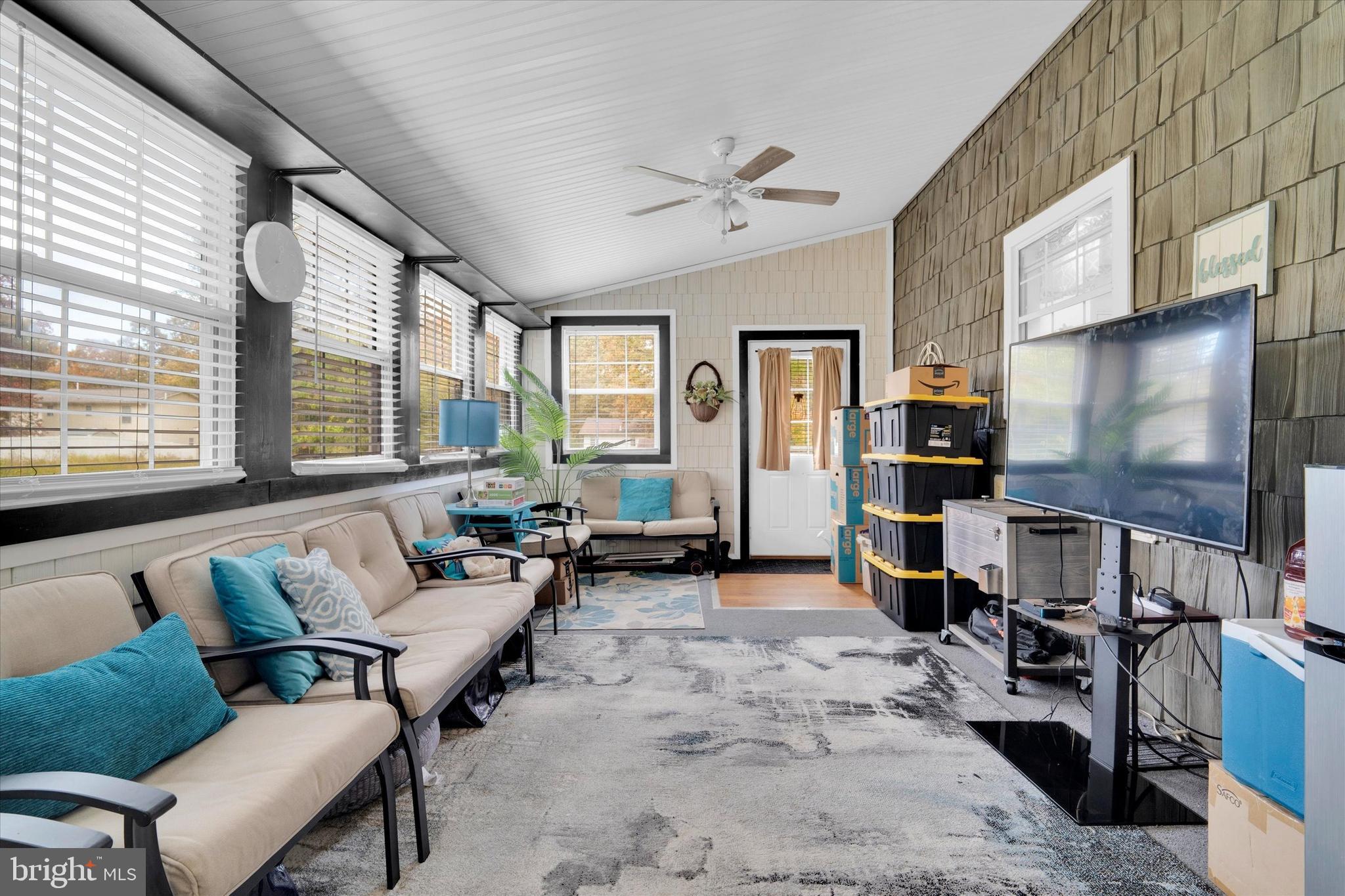 WHITE SANDS - Residential