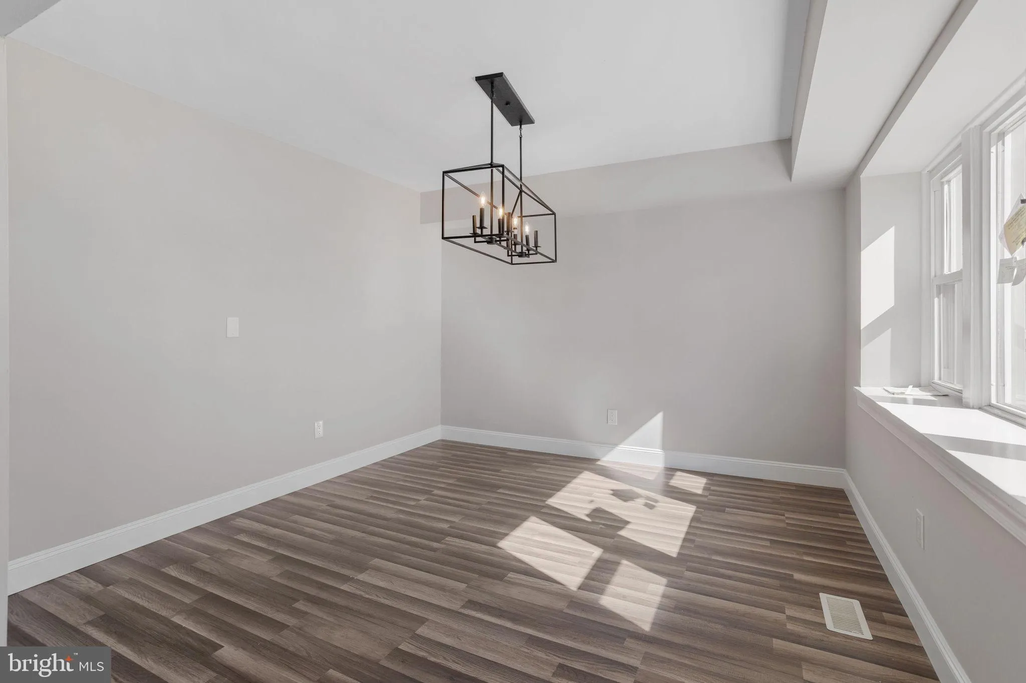 Willingboro, New Jersey 08046, United States, 4 Bedrooms Bedrooms, ,3 BathroomsBathrooms,Residential,Active,91505