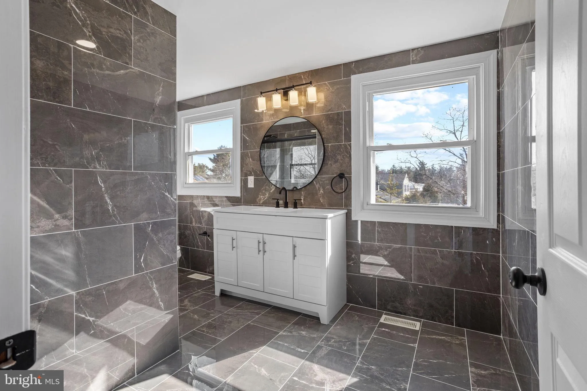 Willingboro, New Jersey 08046, United States, 4 Bedrooms Bedrooms, ,3 BathroomsBathrooms,Residential,Active,91505