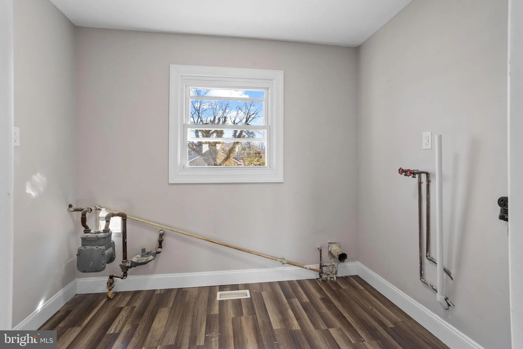 Willingboro, New Jersey 08046, United States, 4 Bedrooms Bedrooms, ,3 BathroomsBathrooms,Residential,Active,91505