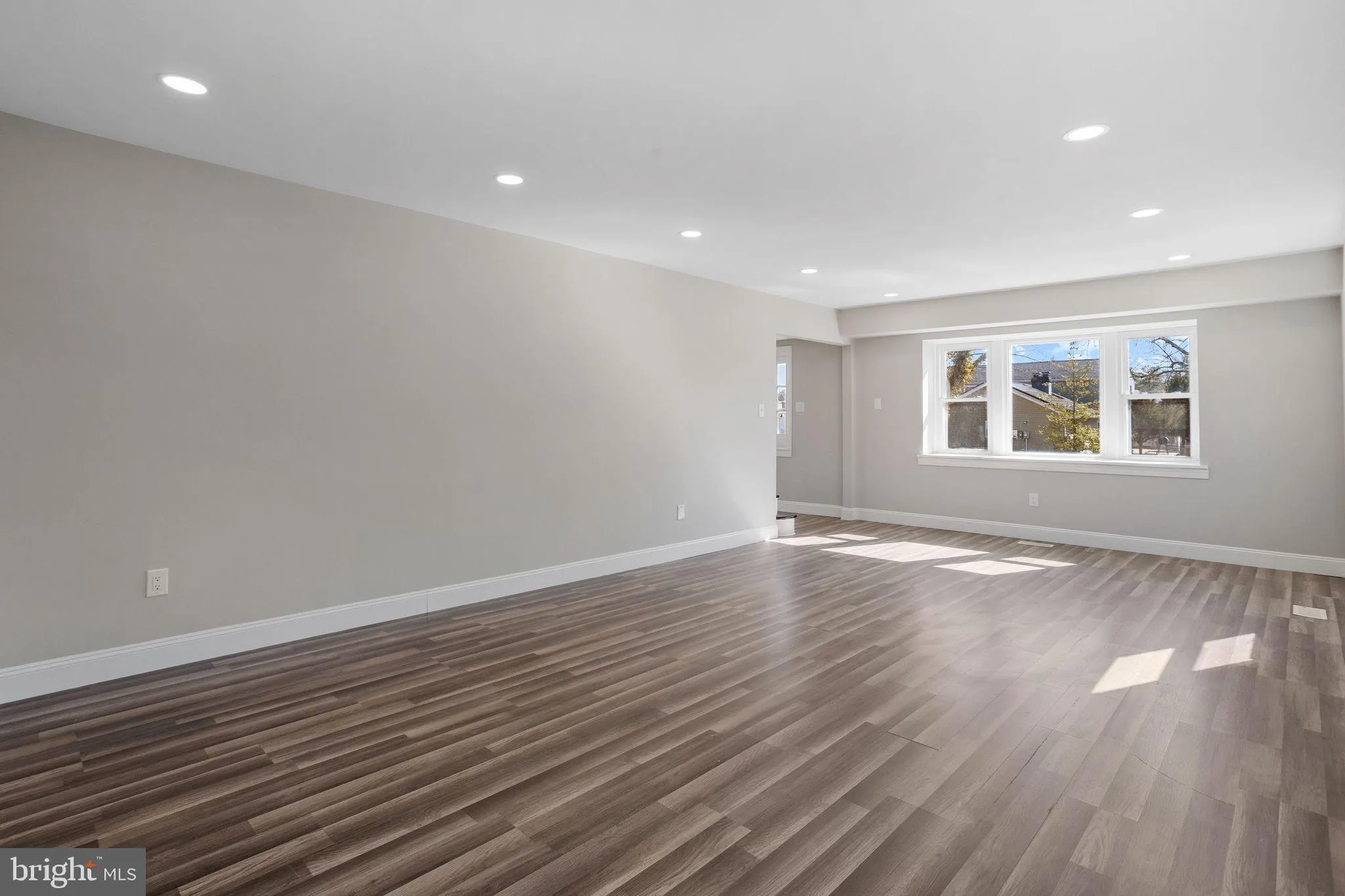 Willingboro, New Jersey 08046, United States, 4 Bedrooms Bedrooms, ,3 BathroomsBathrooms,Residential,Active,91505