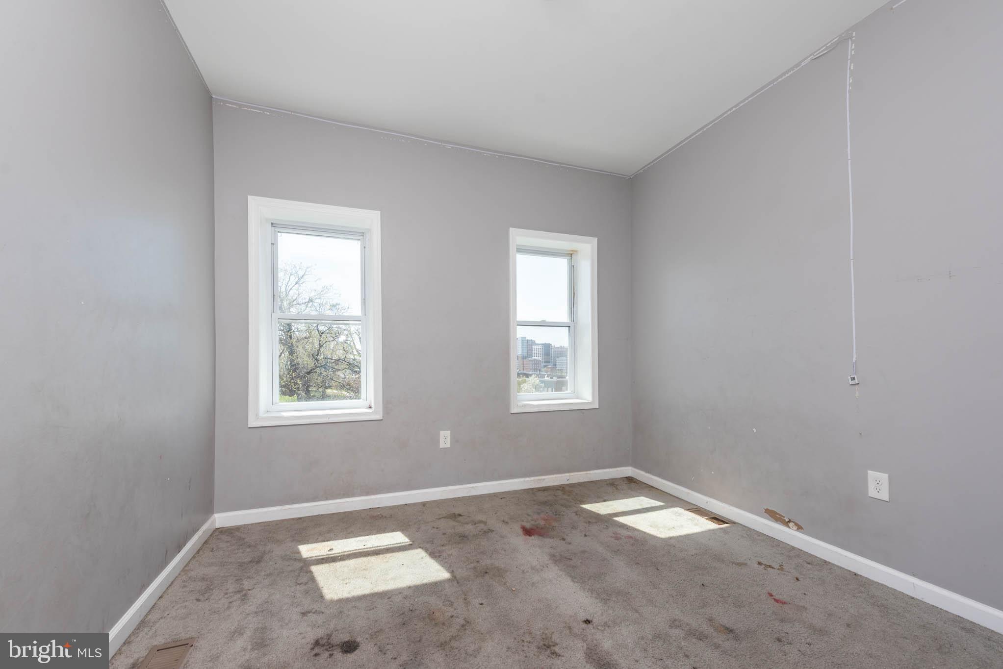 BROADWAY EAST - Residential