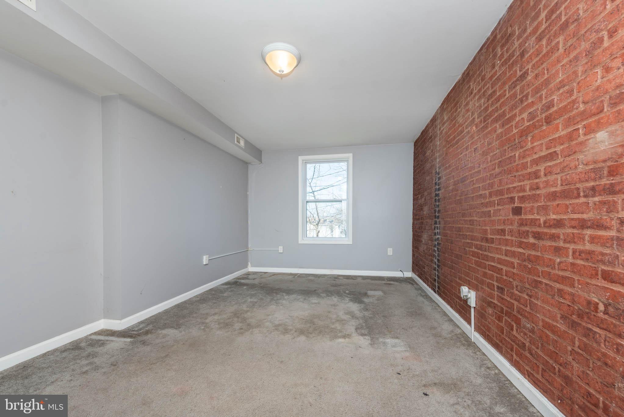 BROADWAY EAST - Residential