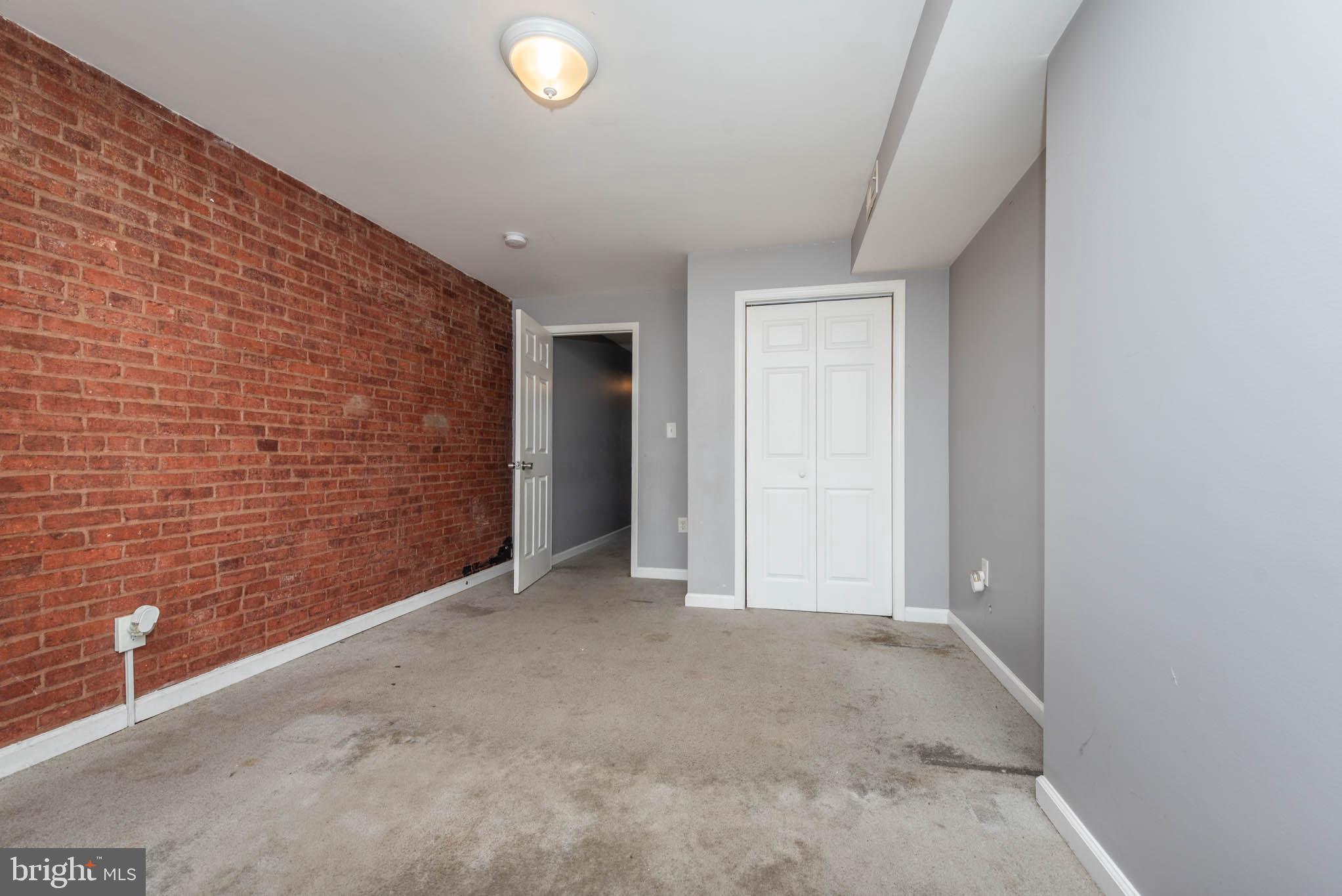 BROADWAY EAST - Residential