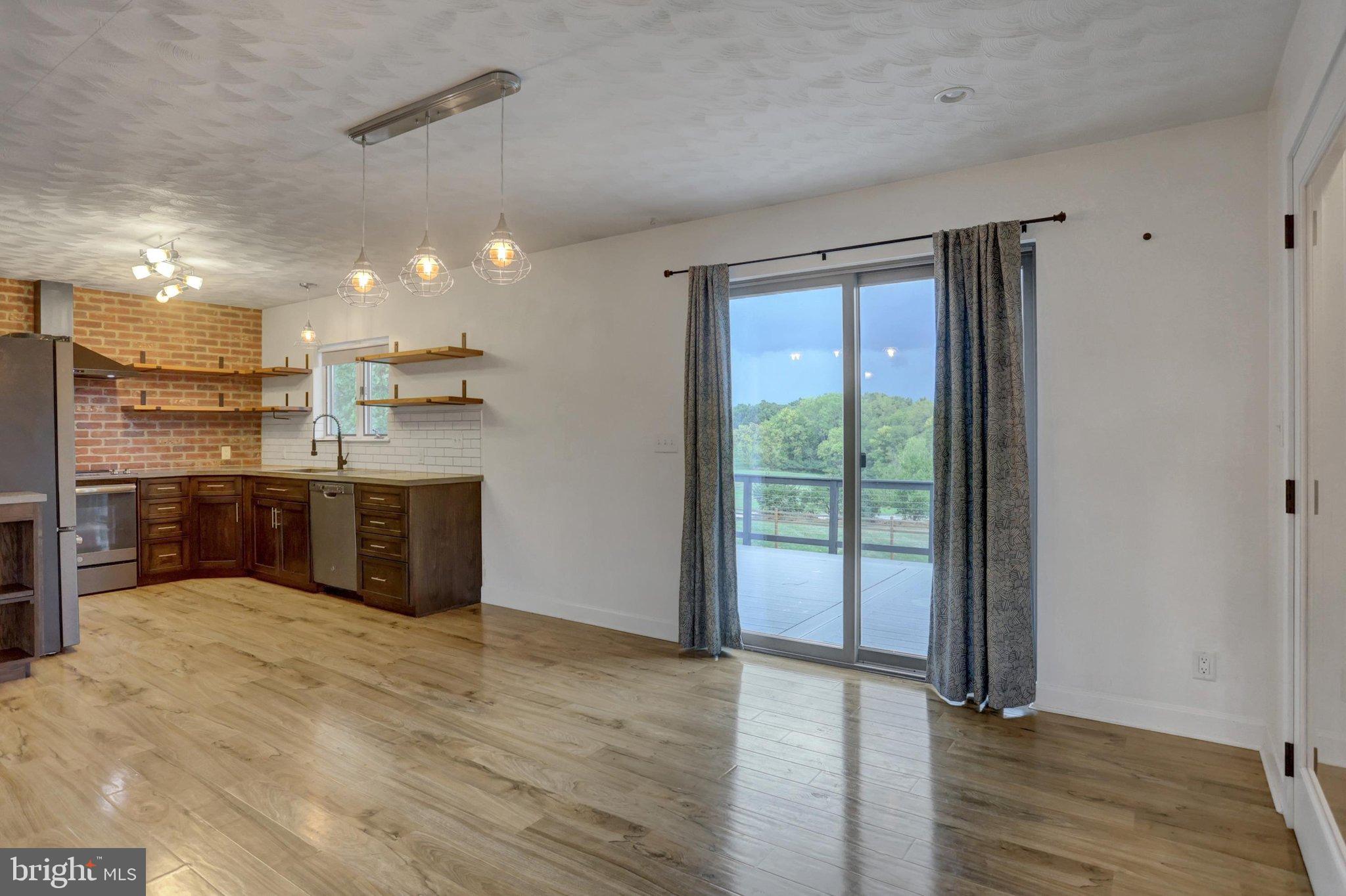 3365 BUCHANAN TRAIL W