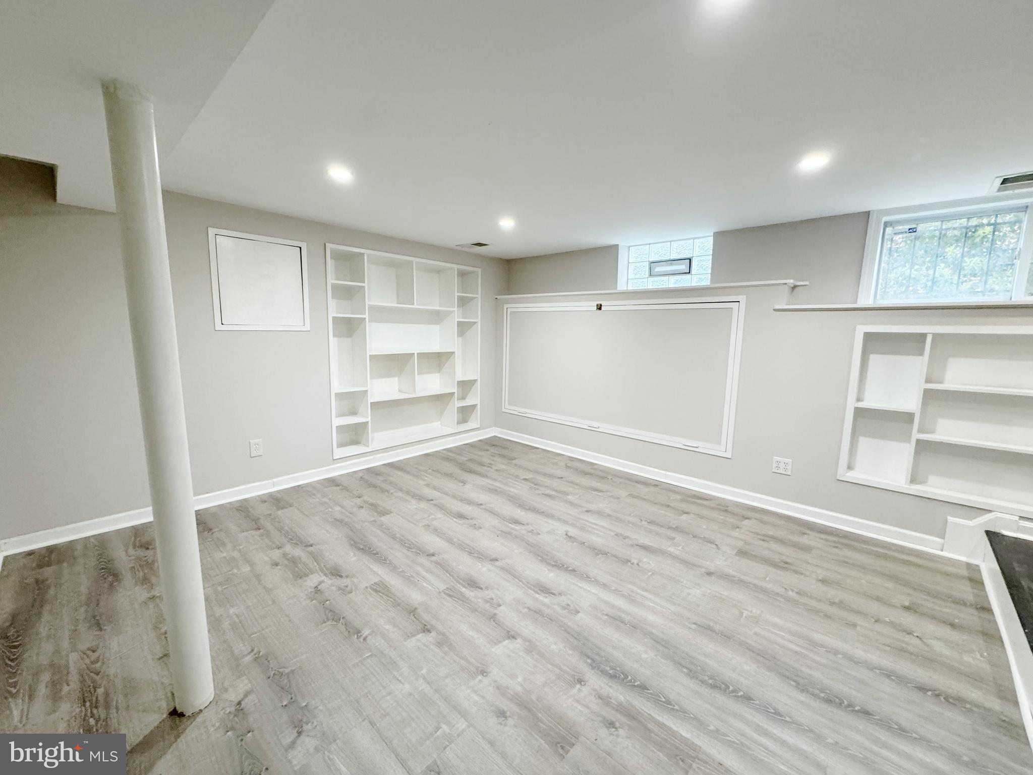 HOLLYWOOD - Residential