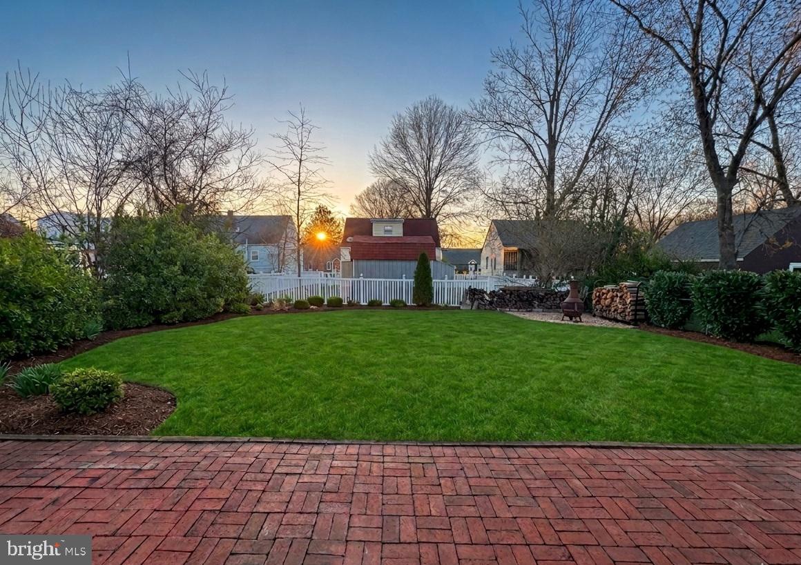 HOLLYWOOD - Residential