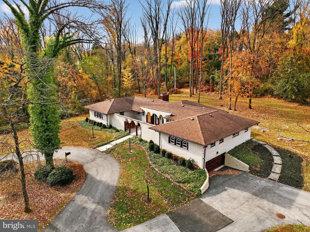 Photo of 1013 Glen Road, WALLINGFORD, PA 19086 (MLS # PADE2107038)