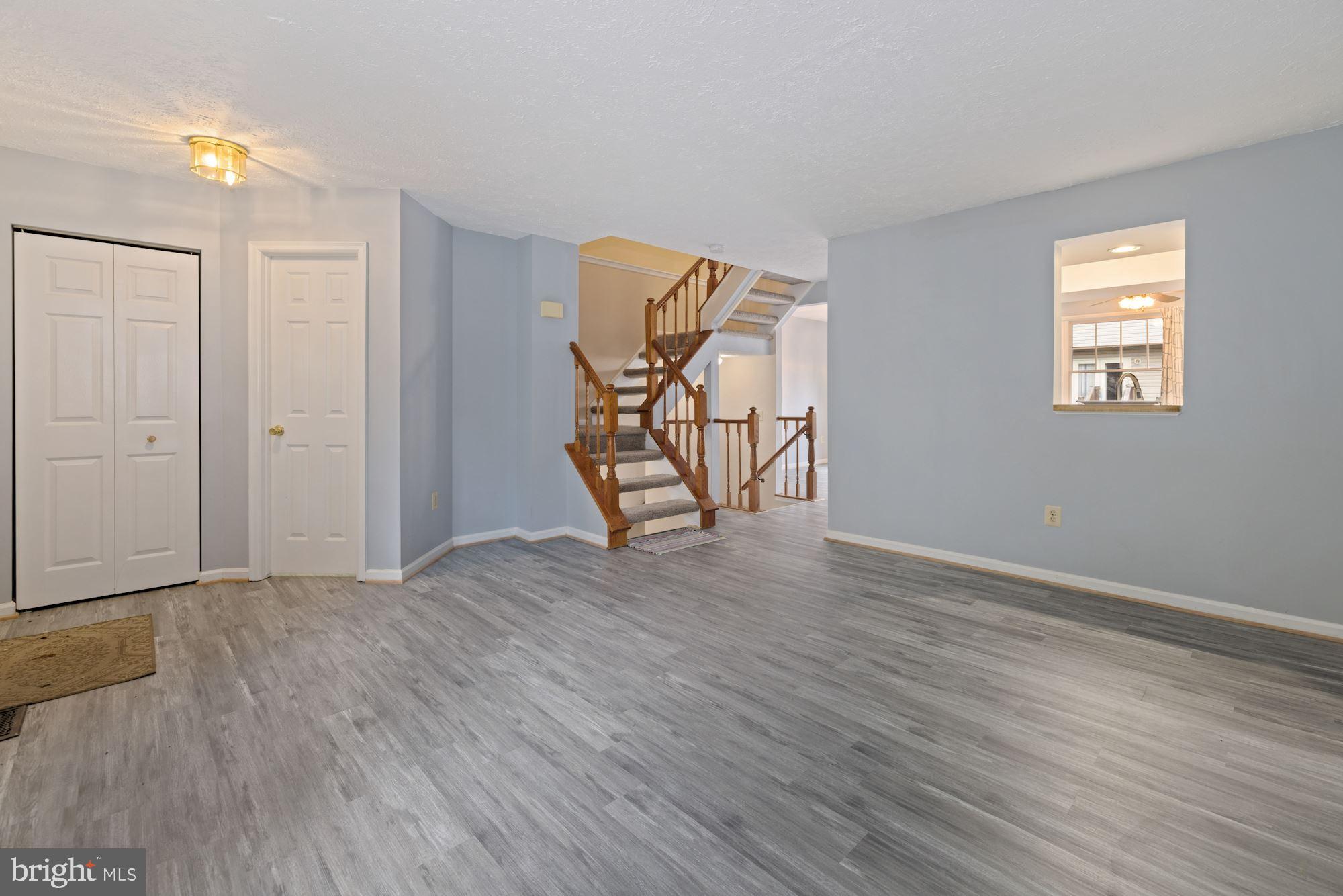 7 SKY BLUE COURT