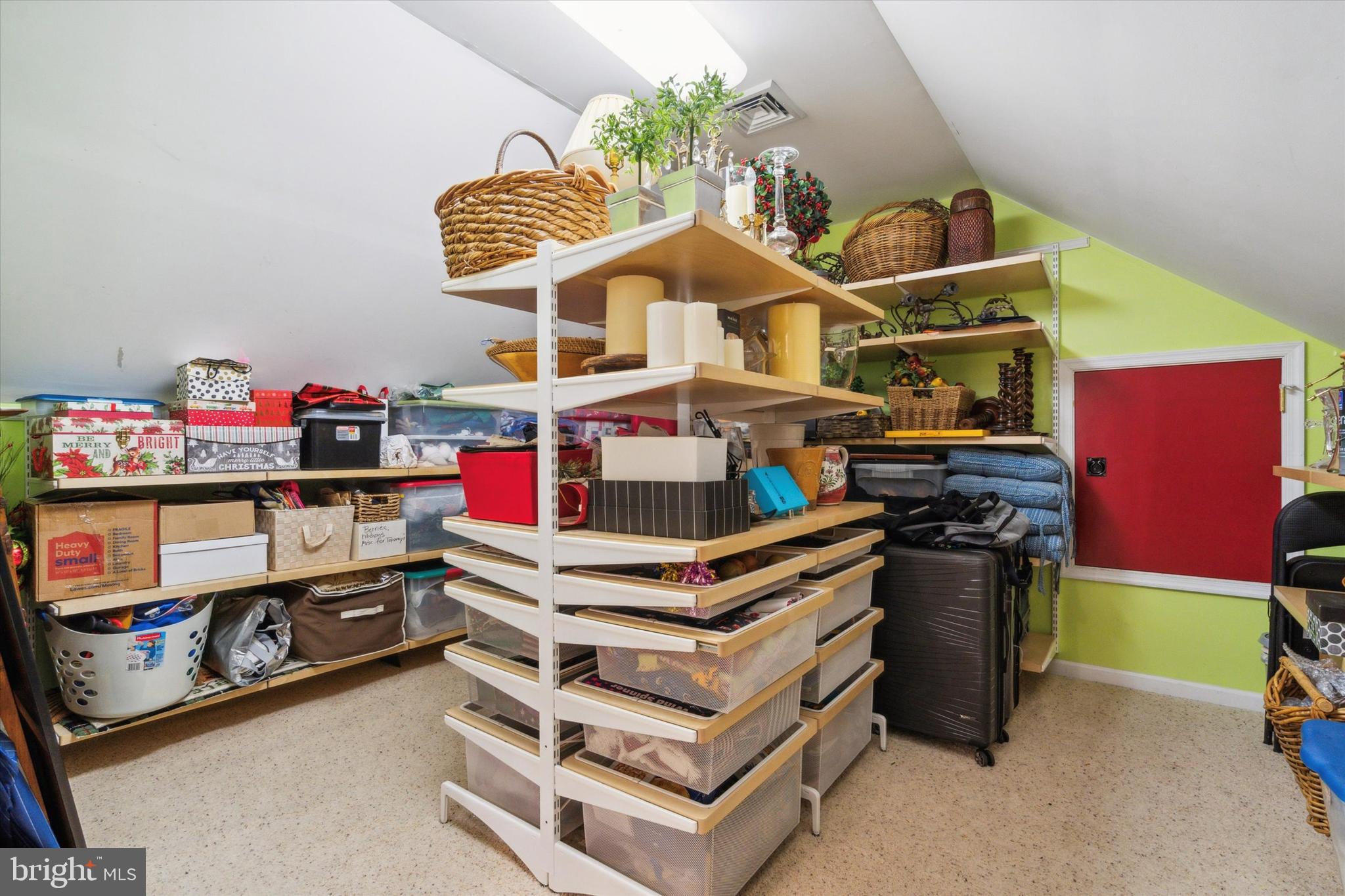 COLONIAL VIL - Residential