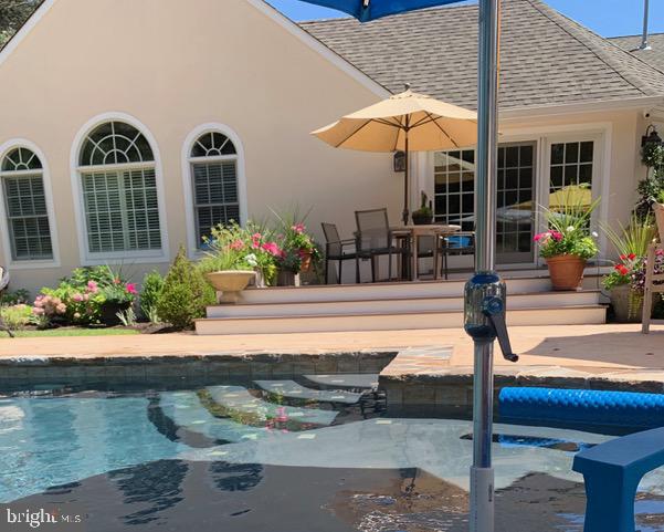 COLONIAL VIL - Residential