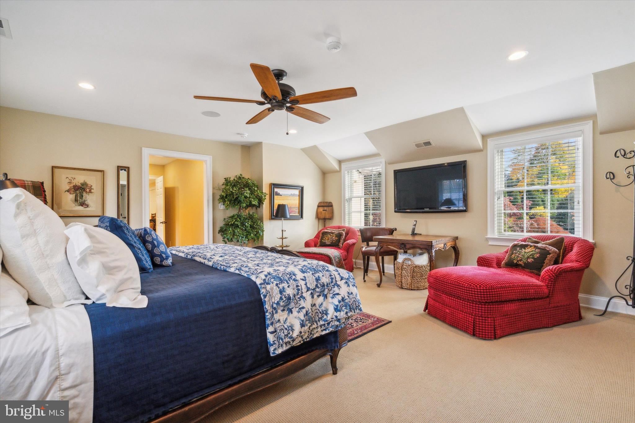 COLONIAL VIL - Residential