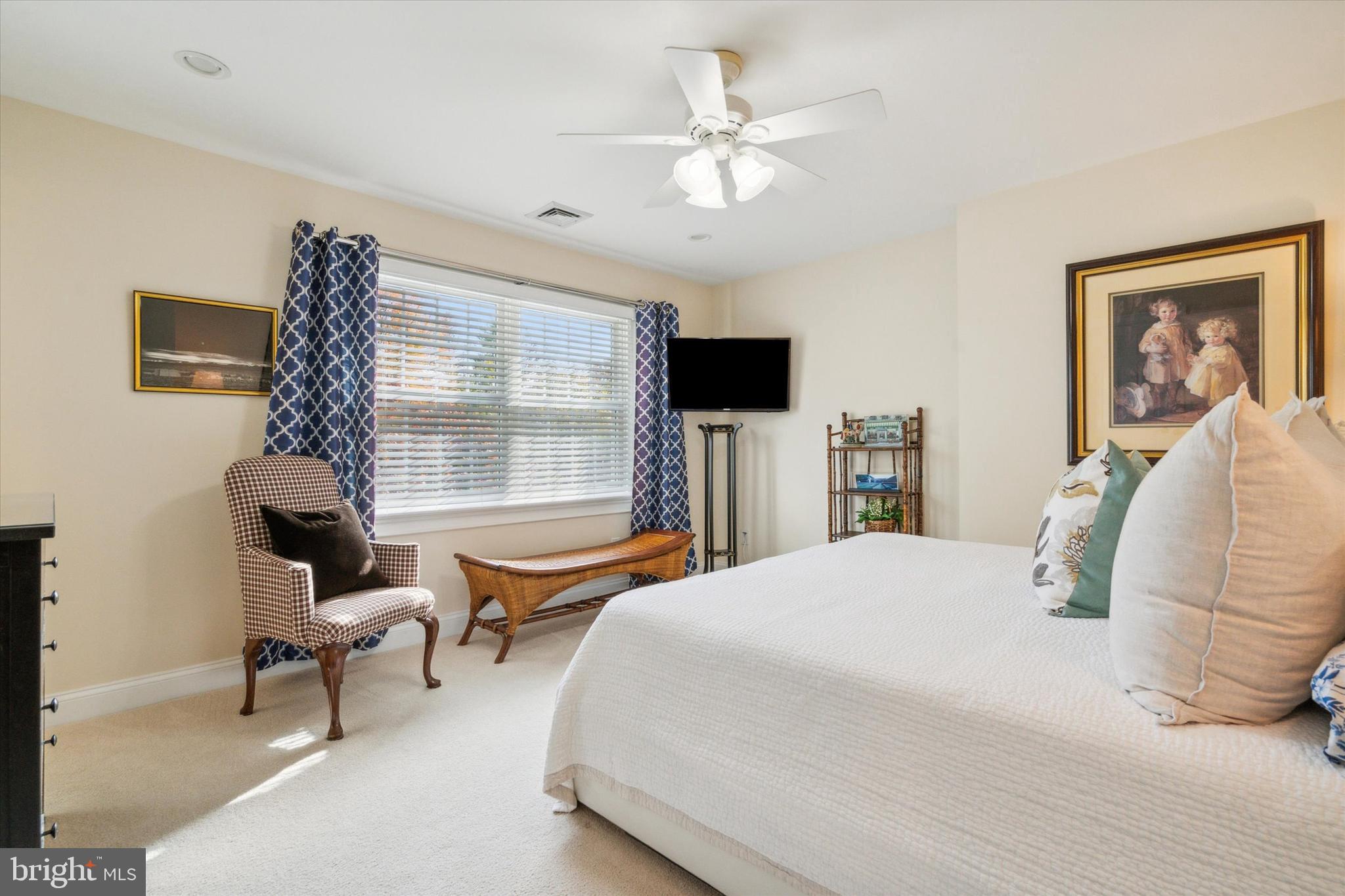 COLONIAL VIL - Residential