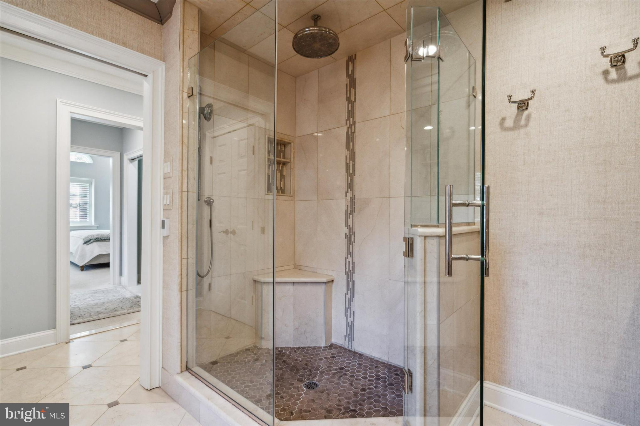 COLONIAL VIL - Residential