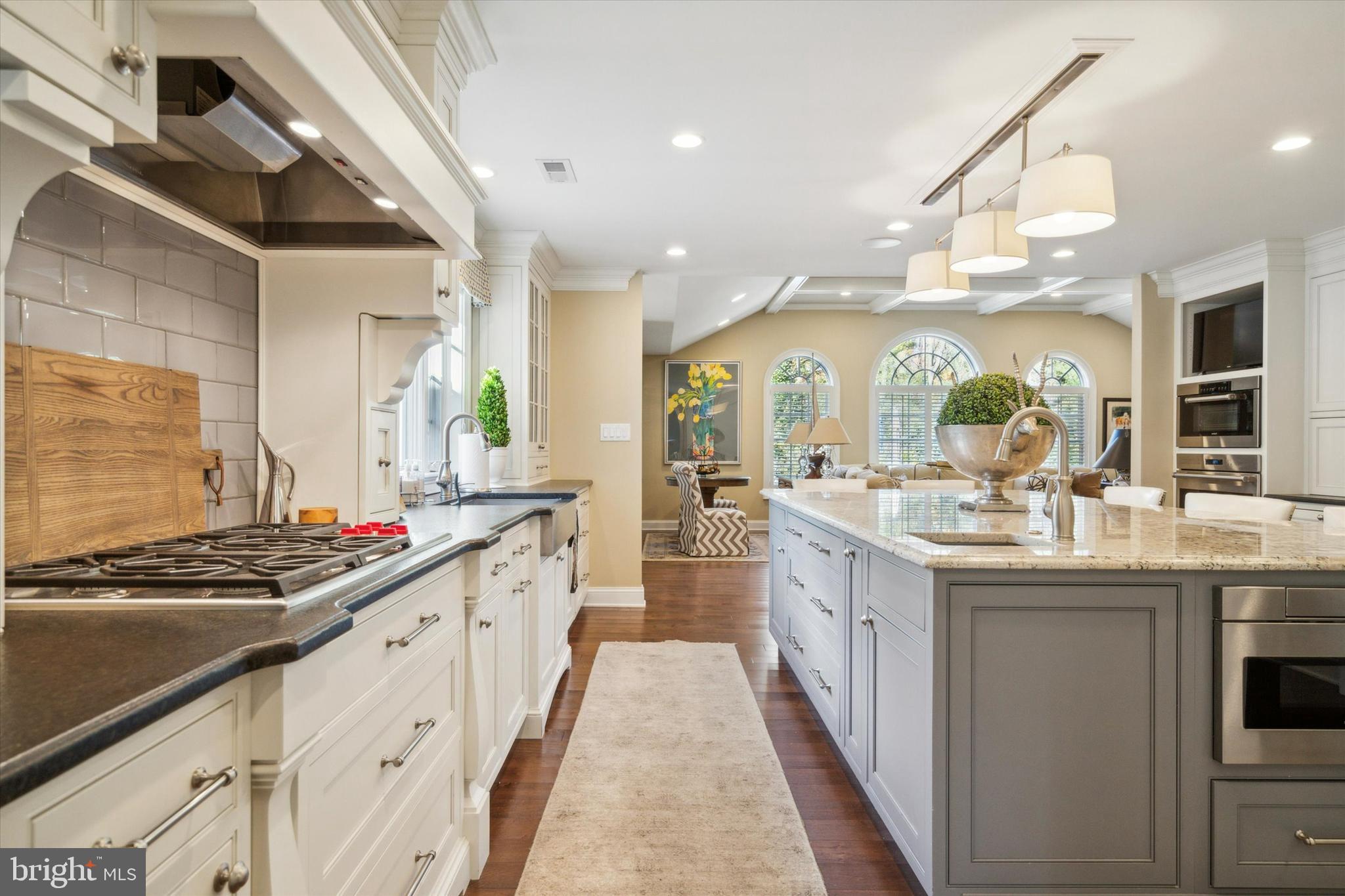 COLONIAL VIL - Residential