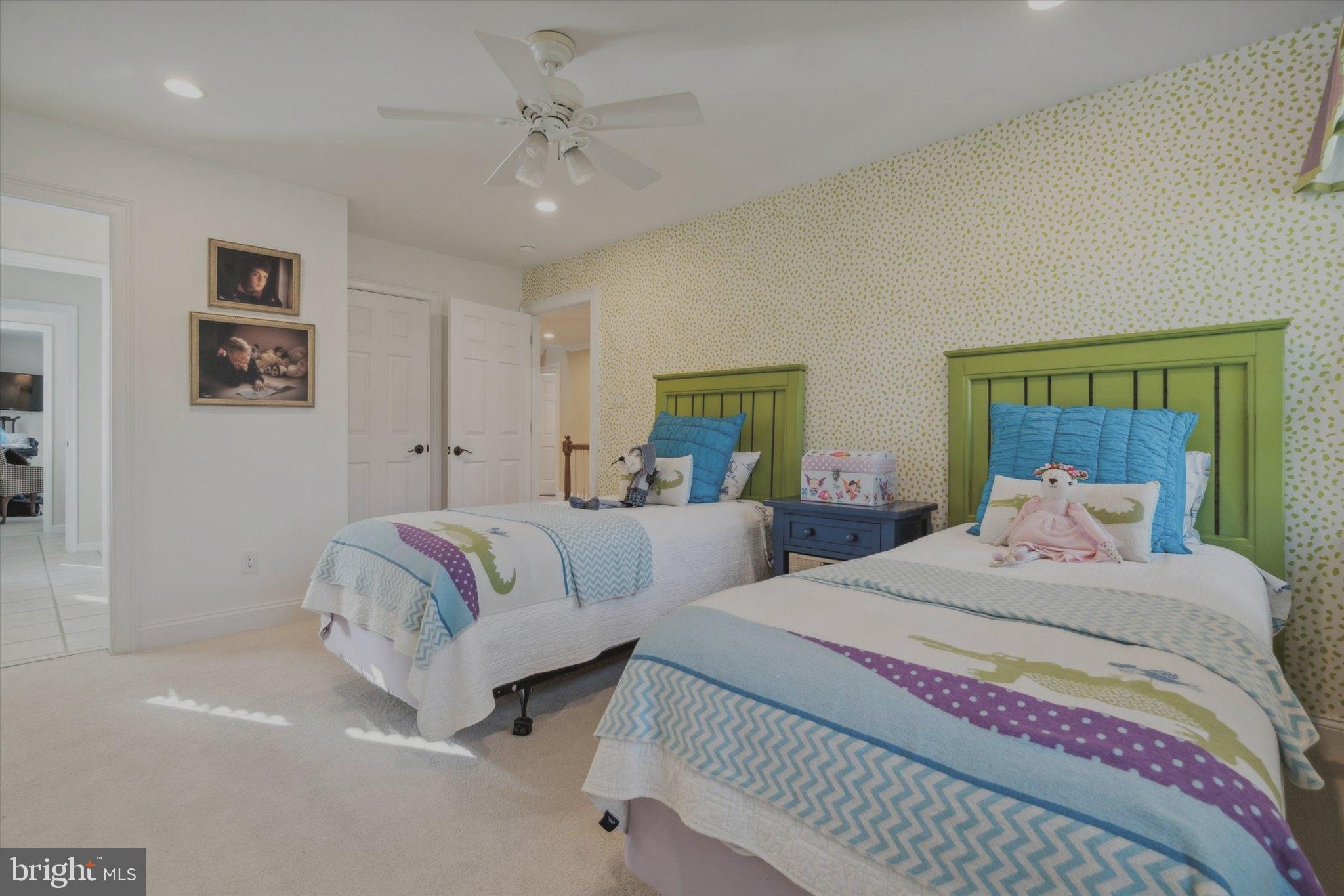 COLONIAL VIL - Residential