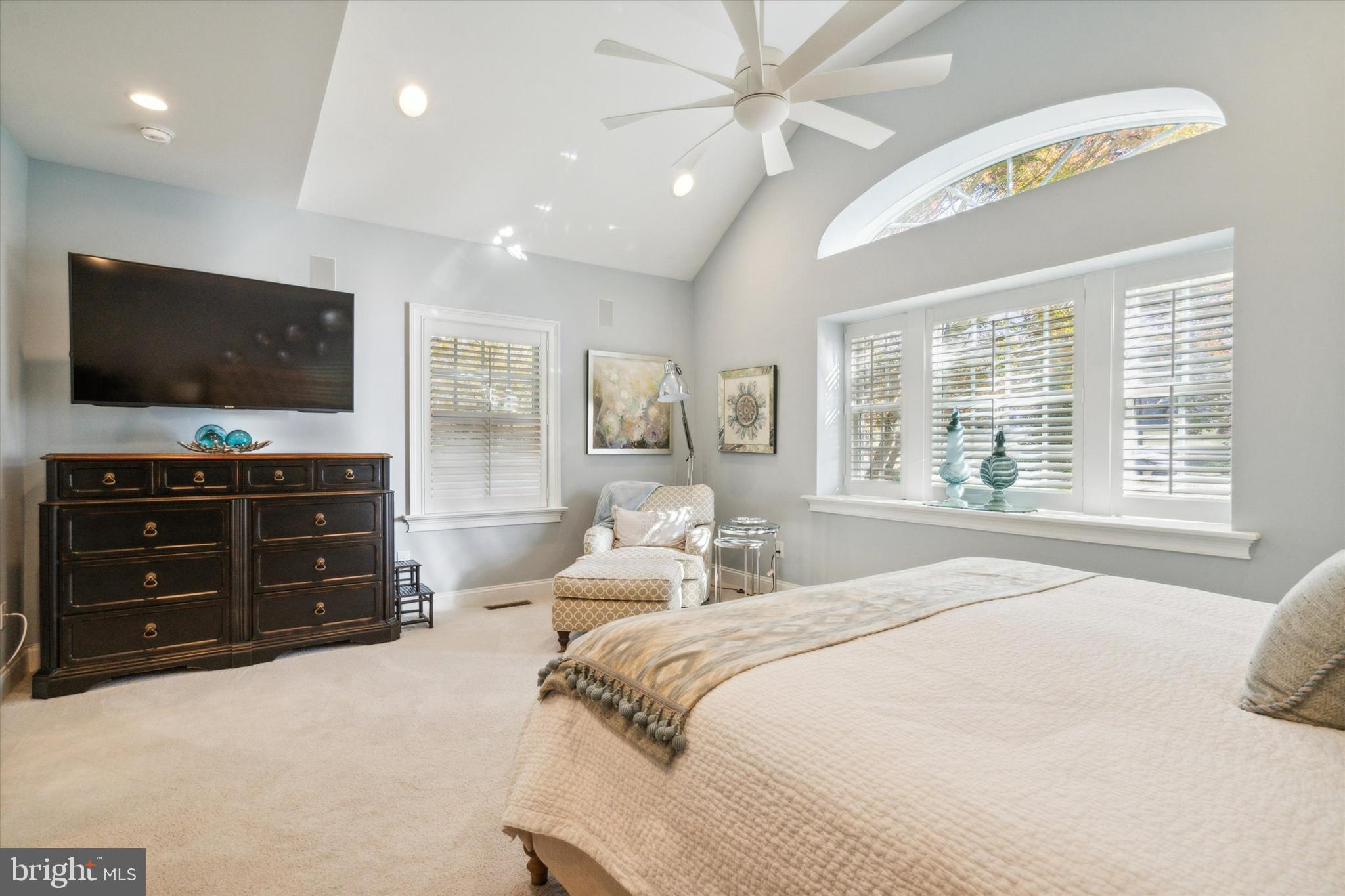 COLONIAL VIL - Residential