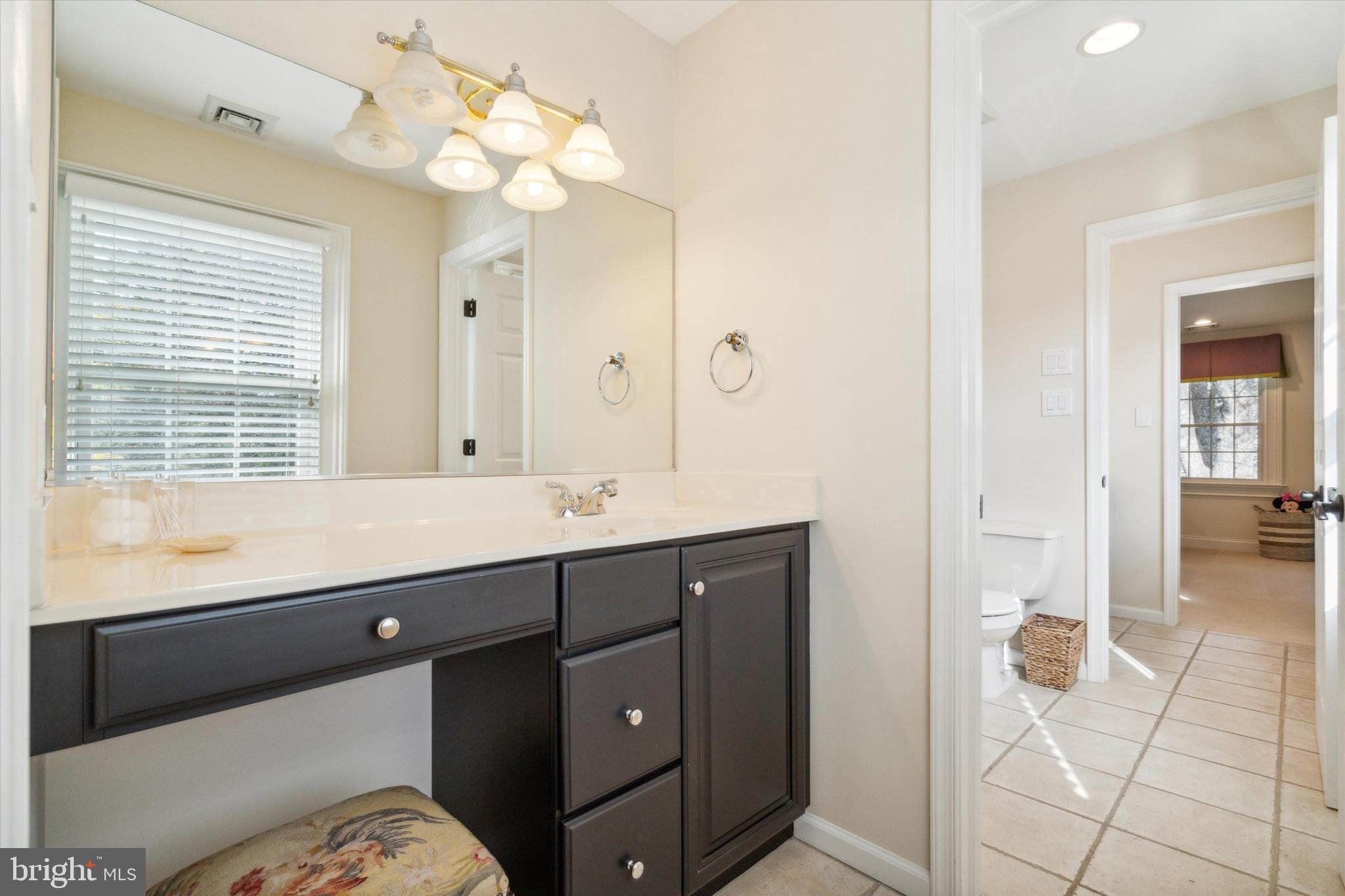 COLONIAL VIL - Residential