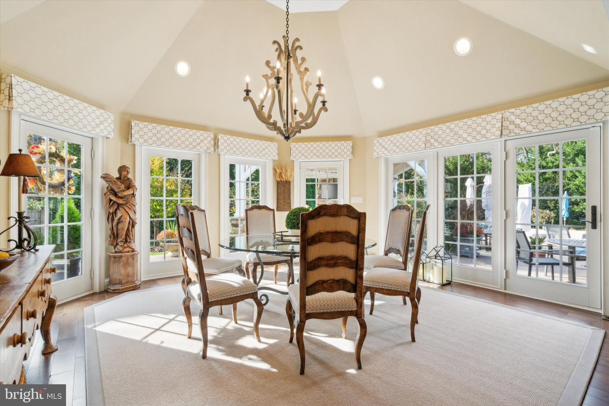 COLONIAL VIL - Residential