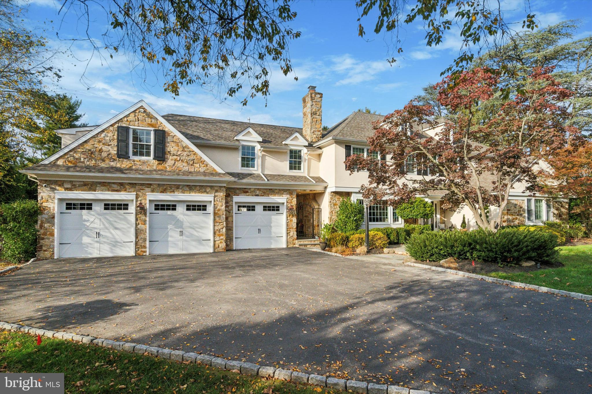 COLONIAL VIL - Residential