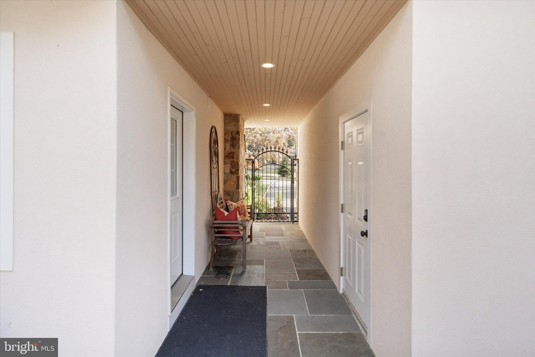 COLONIAL VIL - Residential