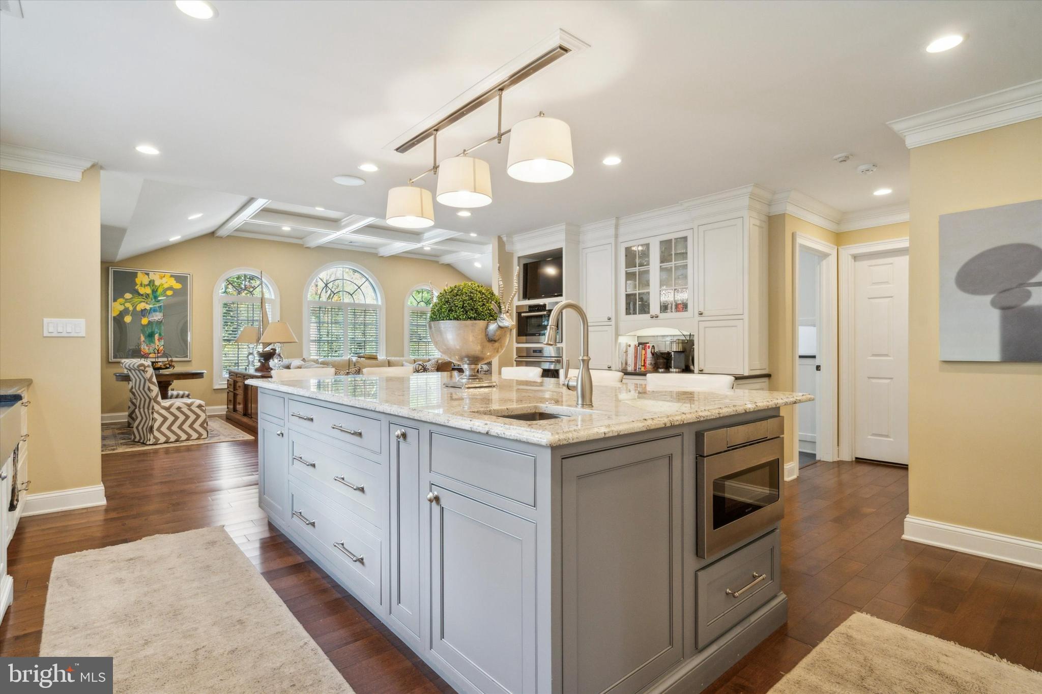 COLONIAL VIL - Residential