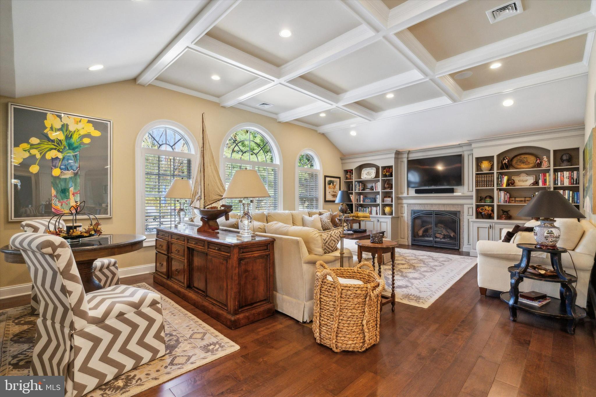 COLONIAL VIL - Residential