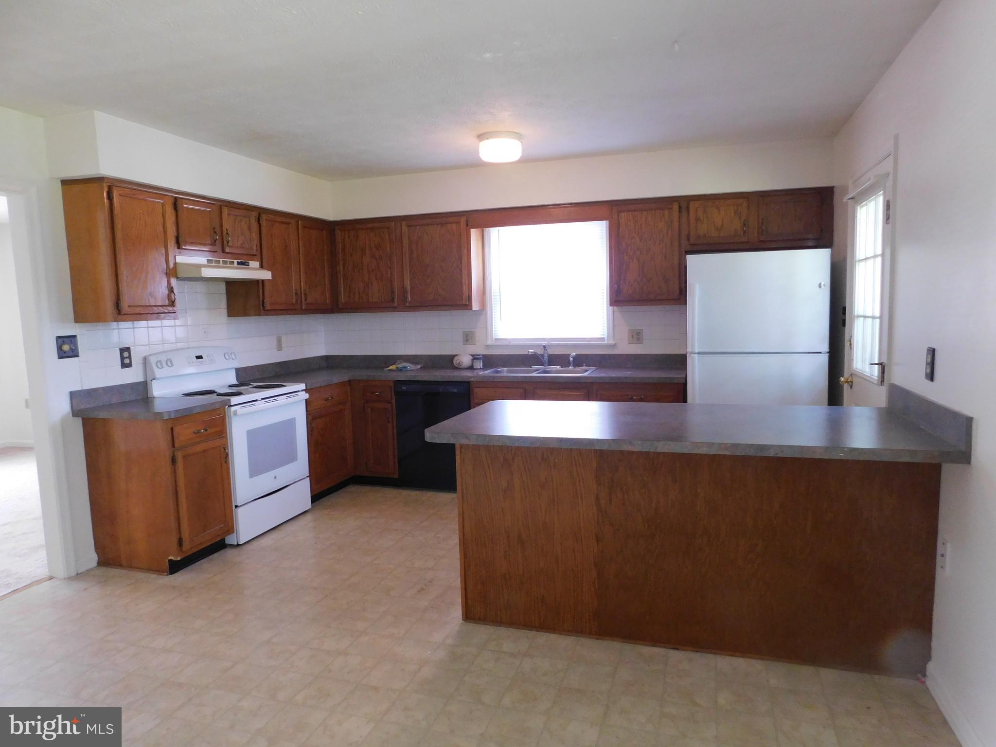 THE VILLAGE AT LAKESIDE - Residential Lease