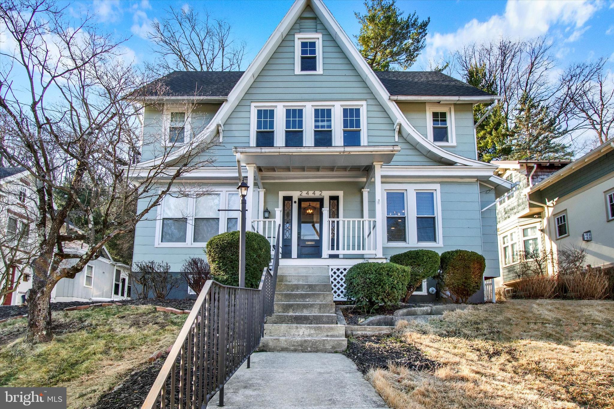 2442 GRANDVIEW AVENUE