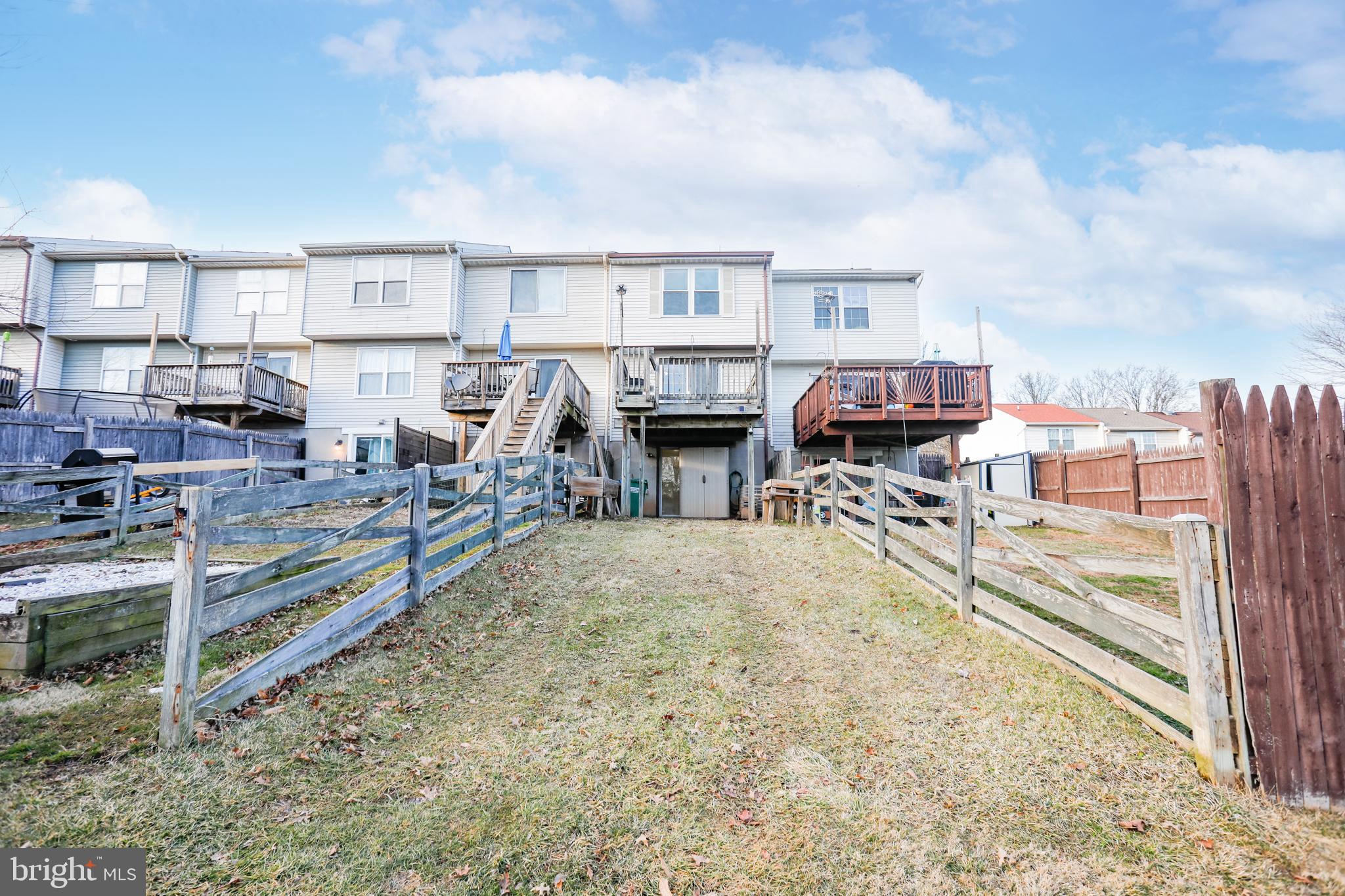 LAUREL VALLEY - Residential