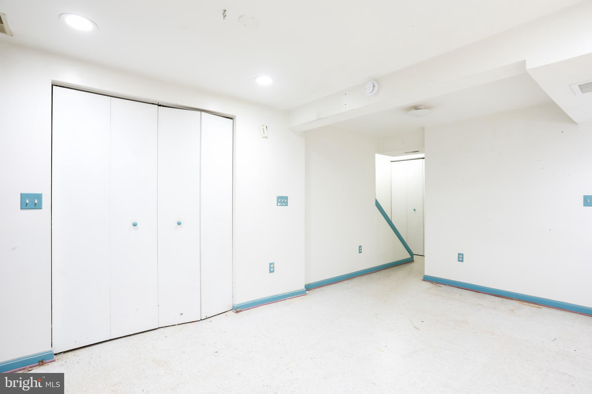 LAUREL VALLEY - Residential