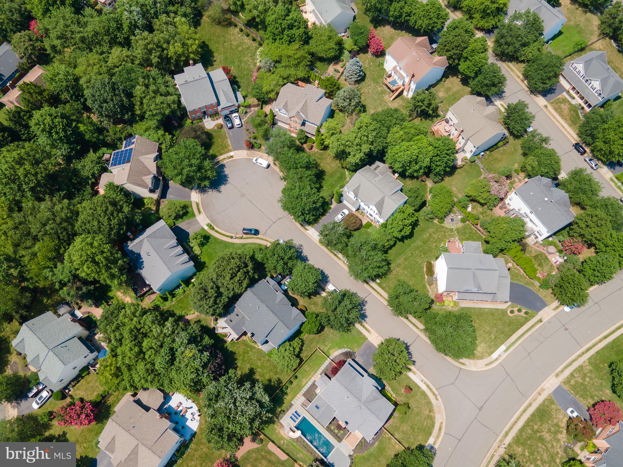 106 EXMOOR COURT NW