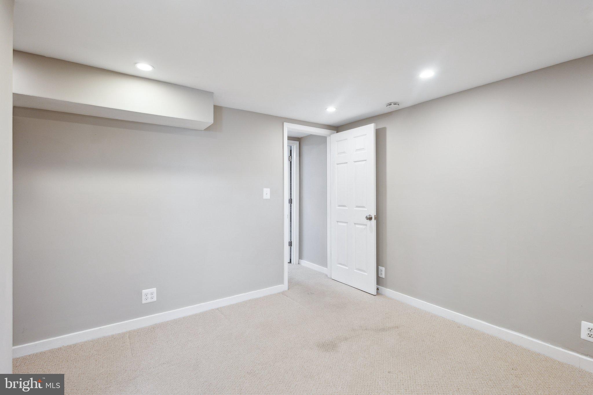 LONG BRANCH PARK - Residential Lease