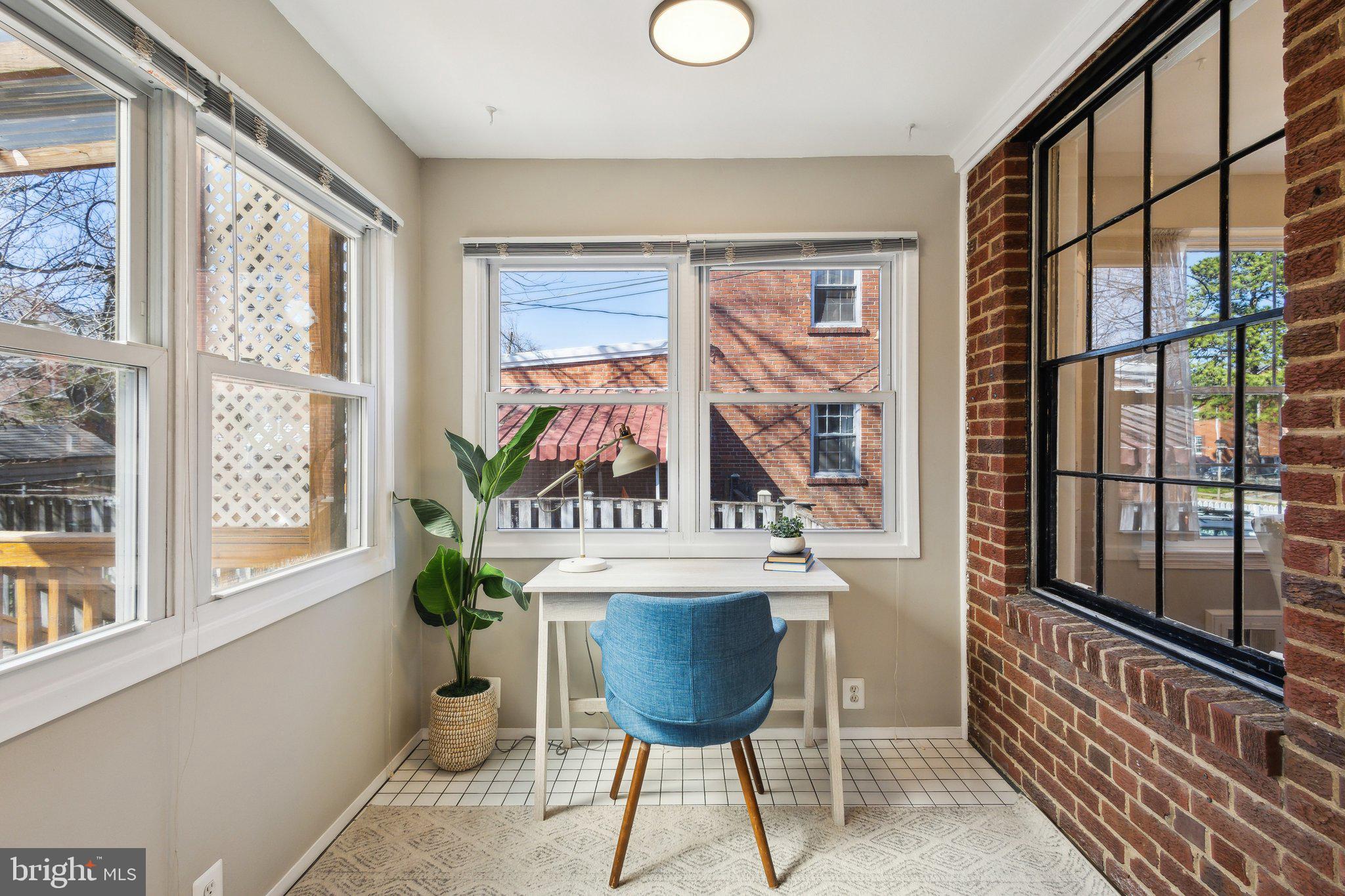 LONG BRANCH PARK - Residential Lease