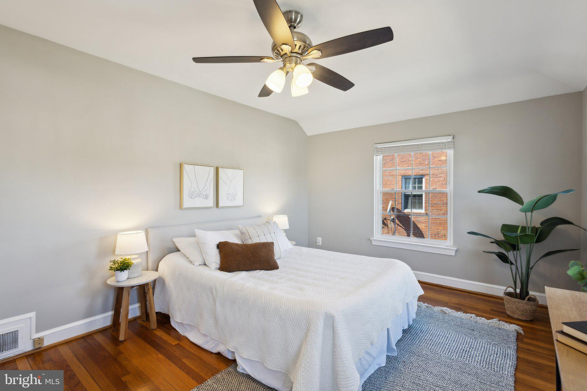 LONG BRANCH PARK - Residential Lease