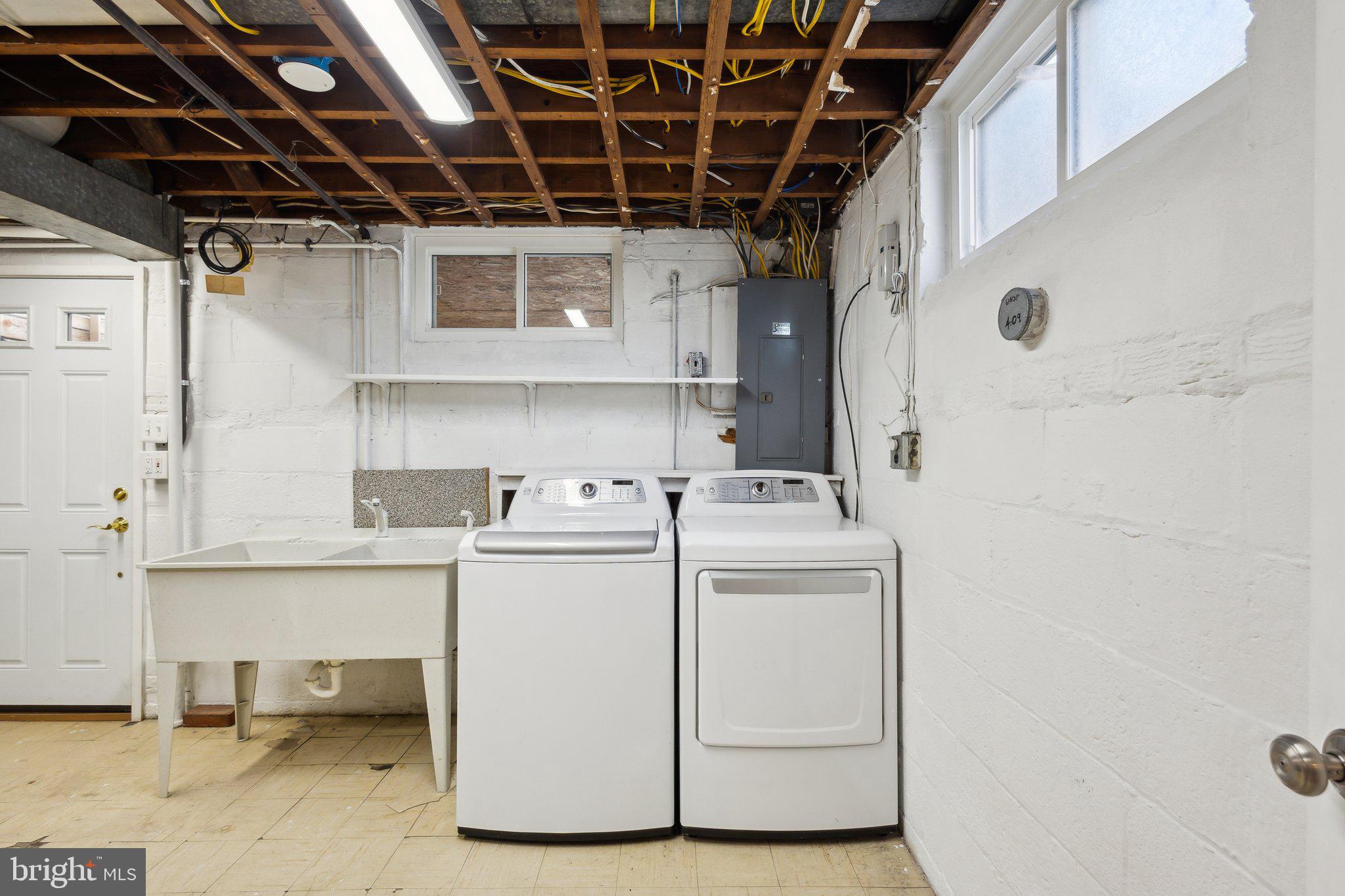 LONG BRANCH PARK - Residential Lease