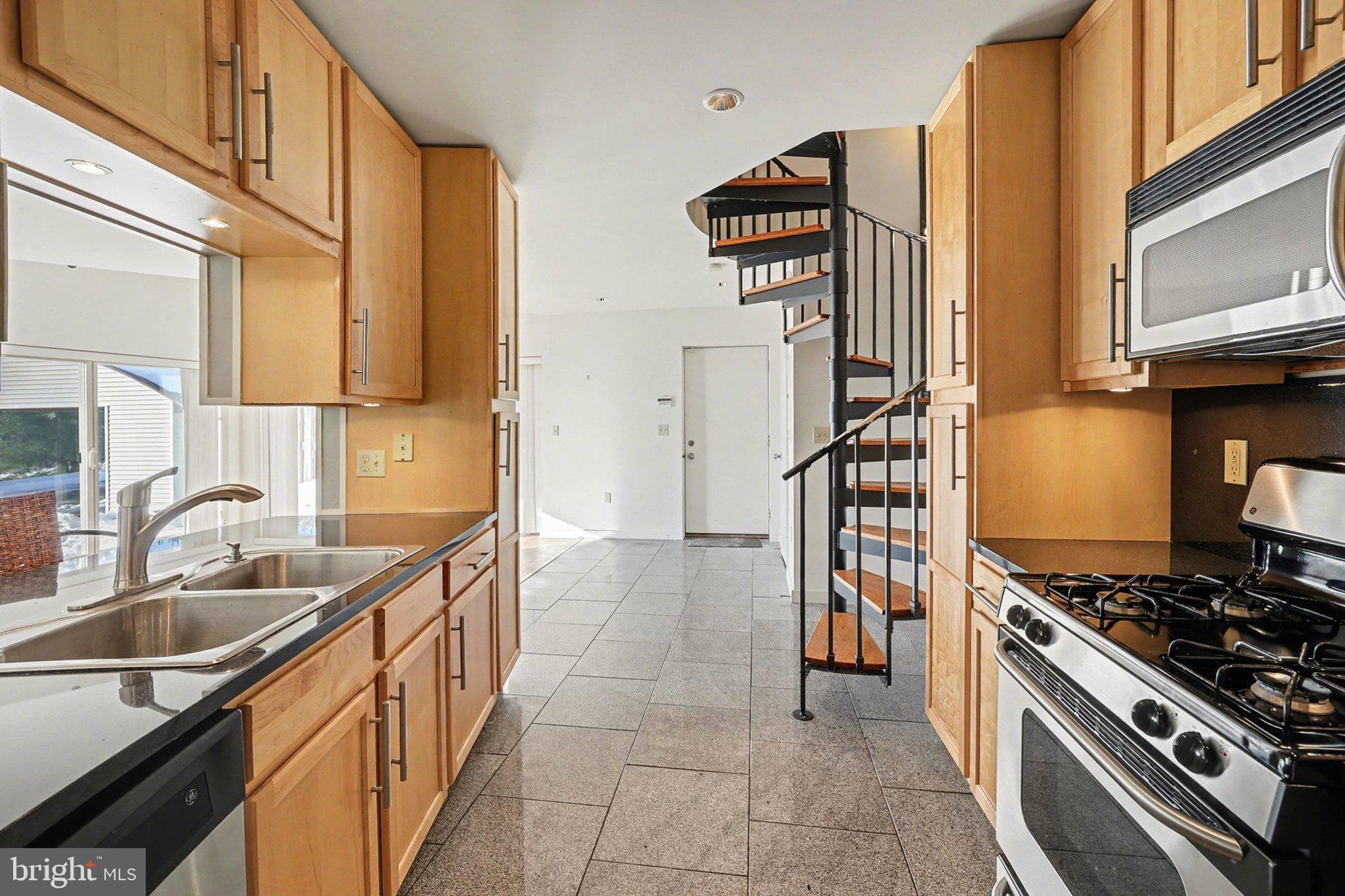 HOUSES AT OAKHURST - Residential