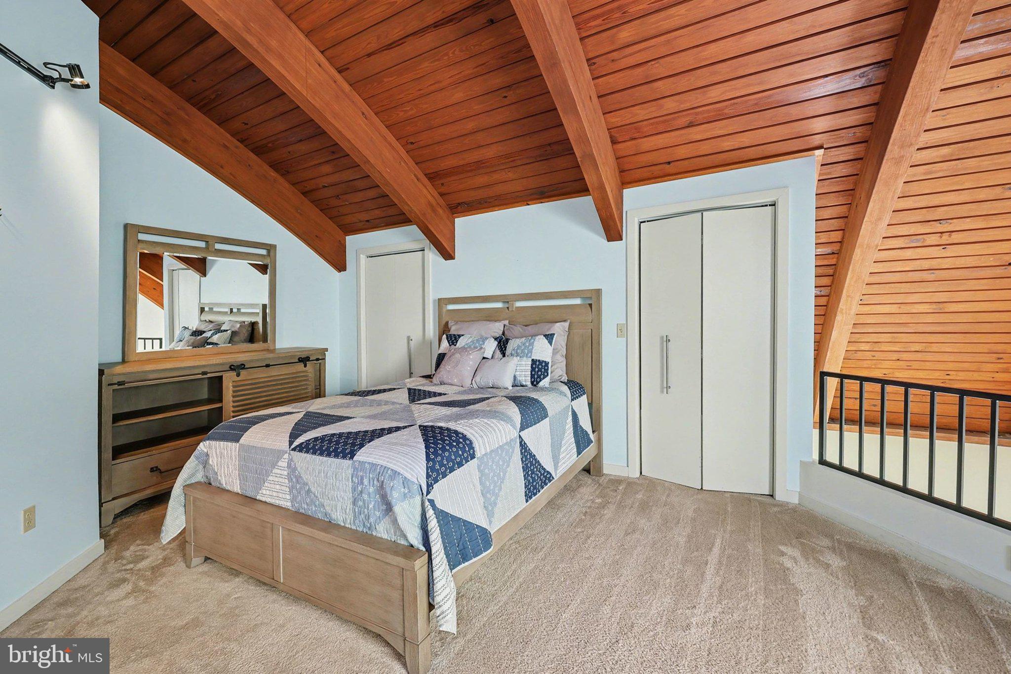 HOUSES AT OAKHURST - Residential