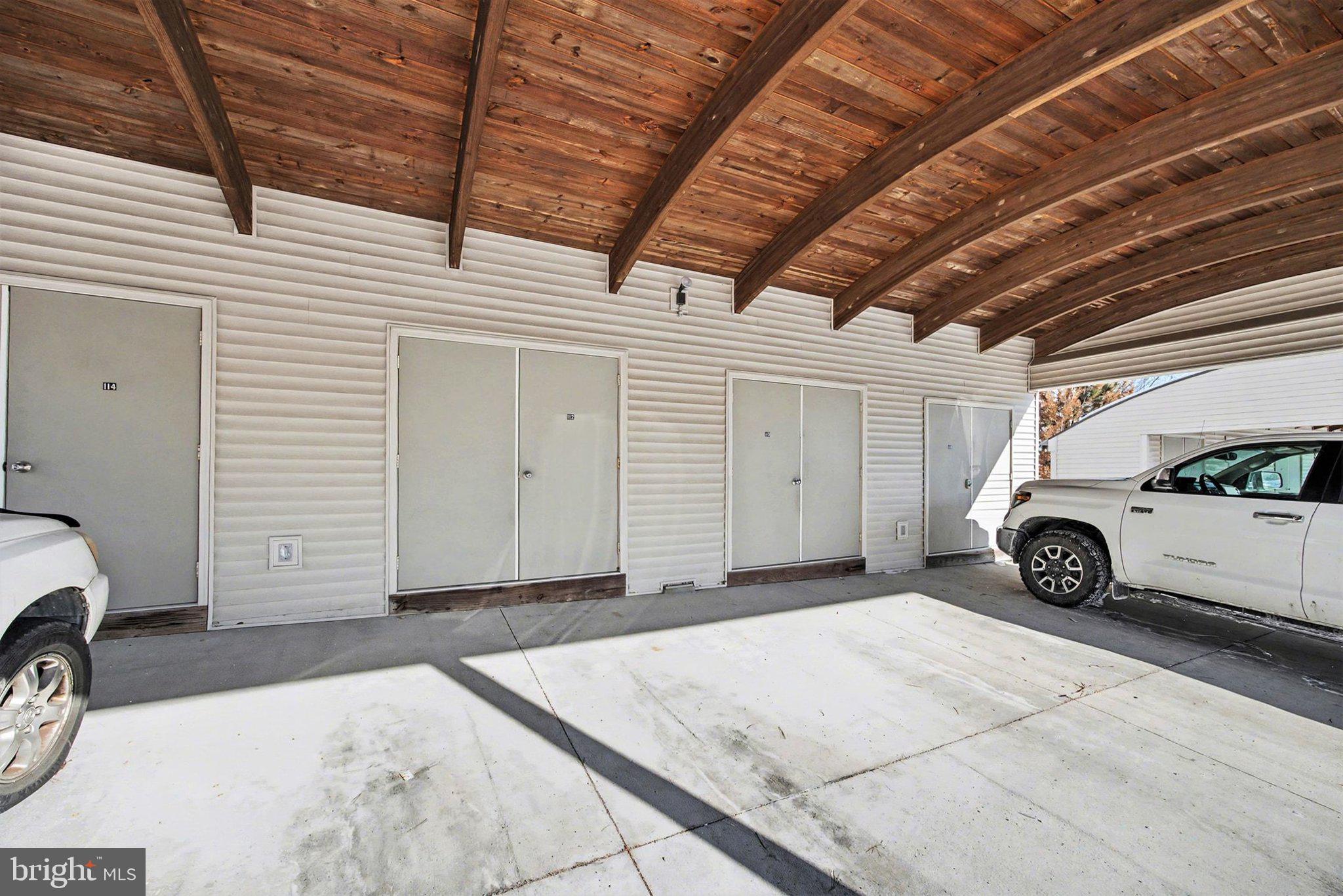 HOUSES AT OAKHURST - Residential