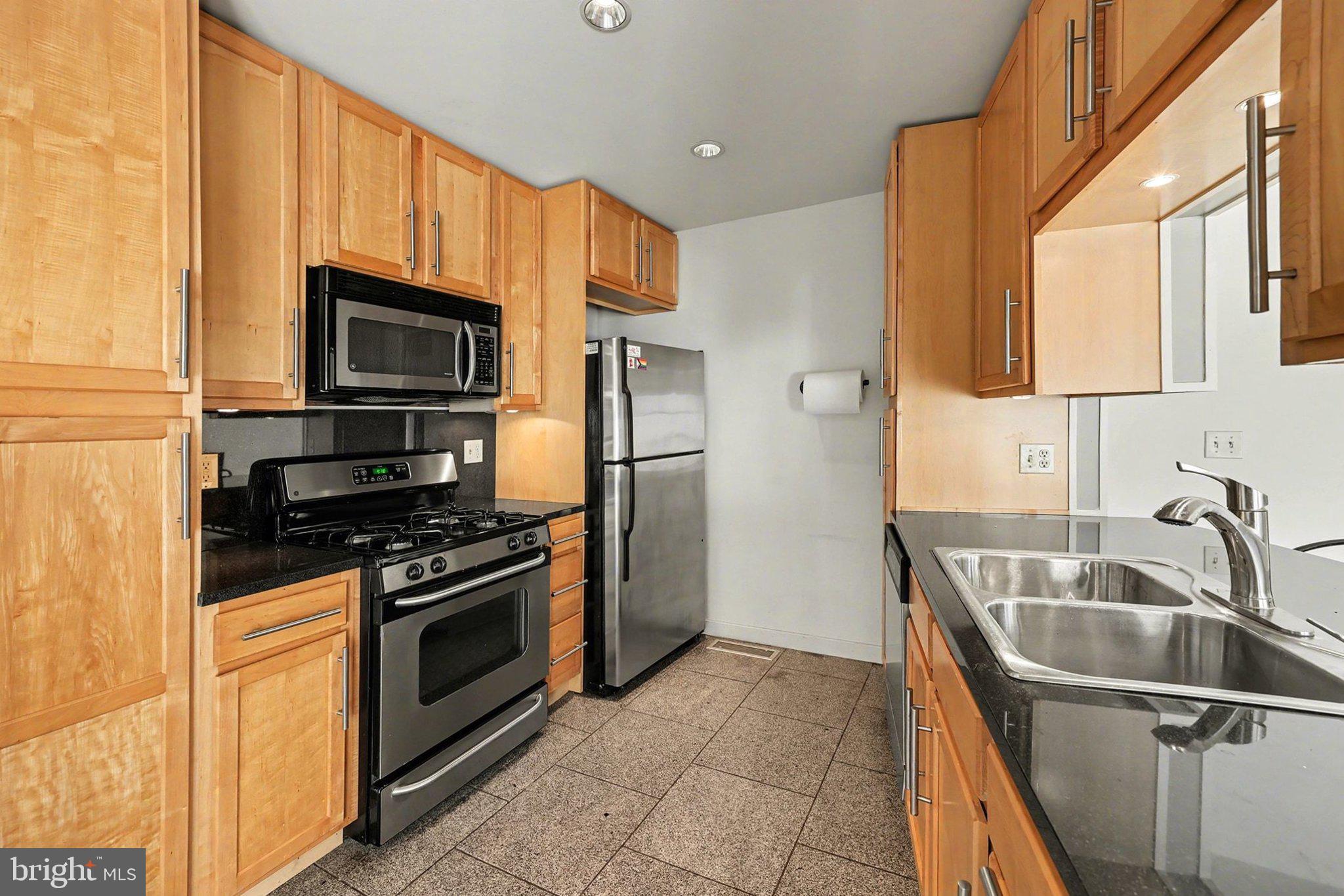 HOUSES AT OAKHURST - Residential